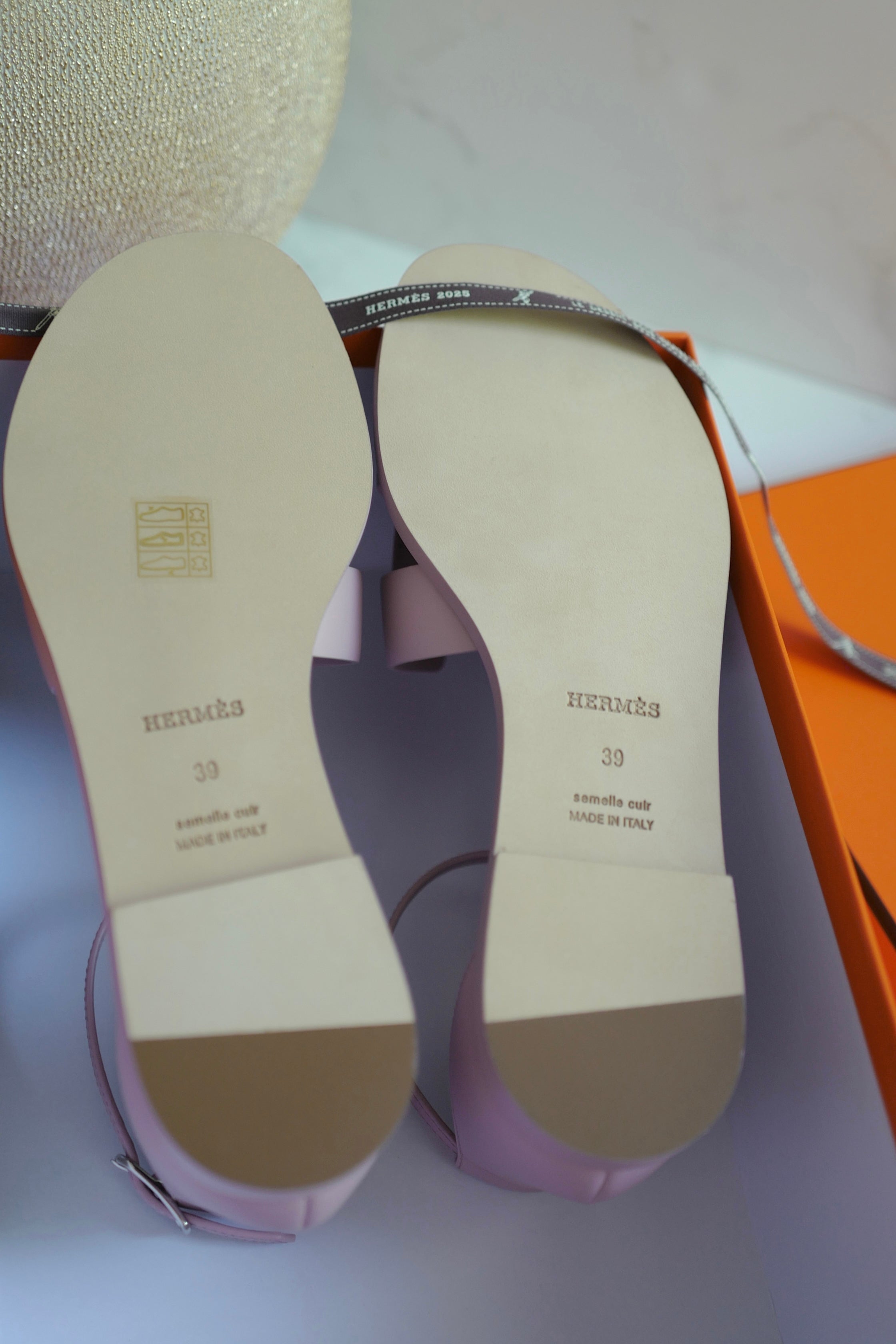 BNIB Hermes Santorini Sandal In rose cancan Size 39