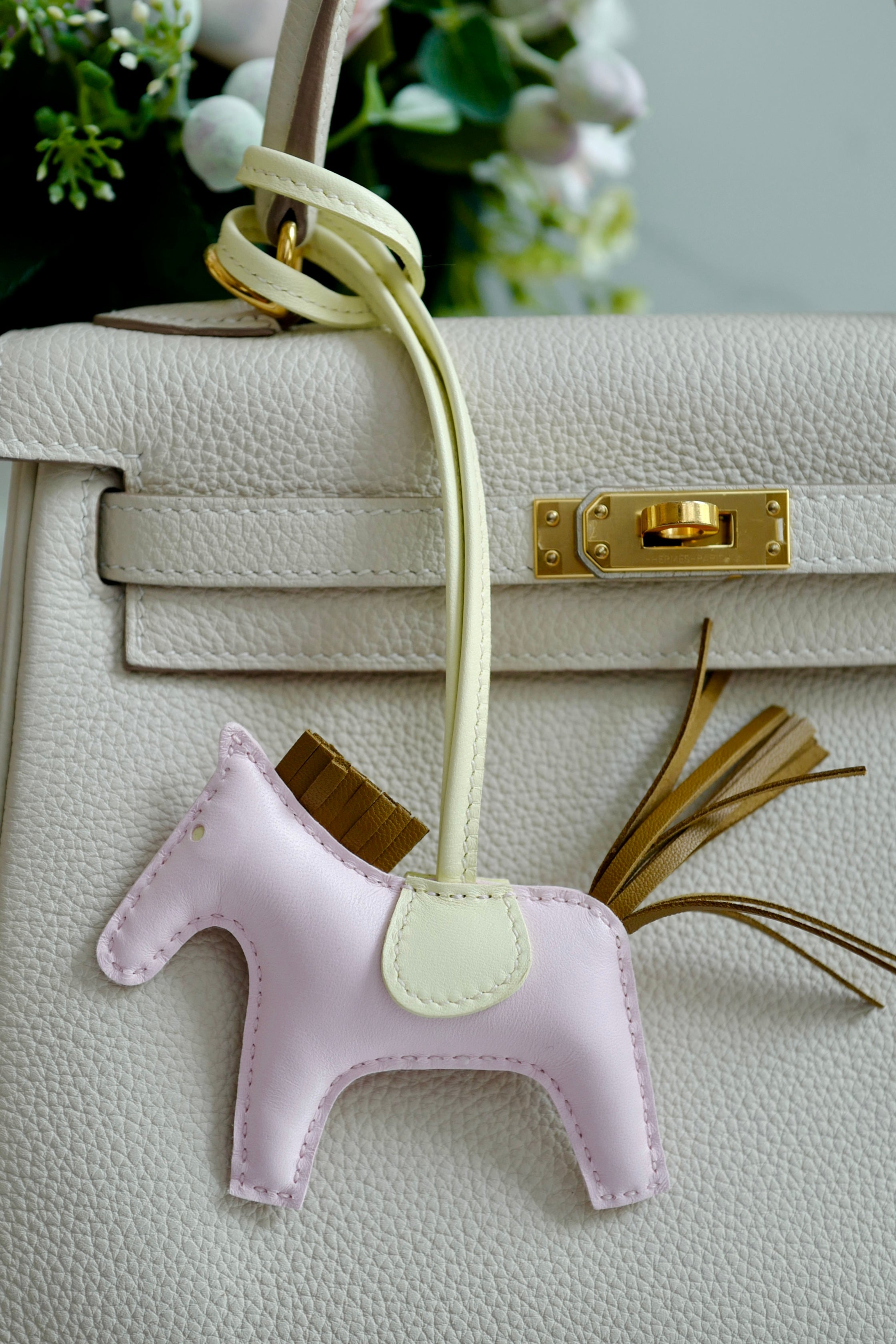 BNIB Hermes Rodeo PM Agneau Milo Rose Darling/Jaune Milton/Kraft