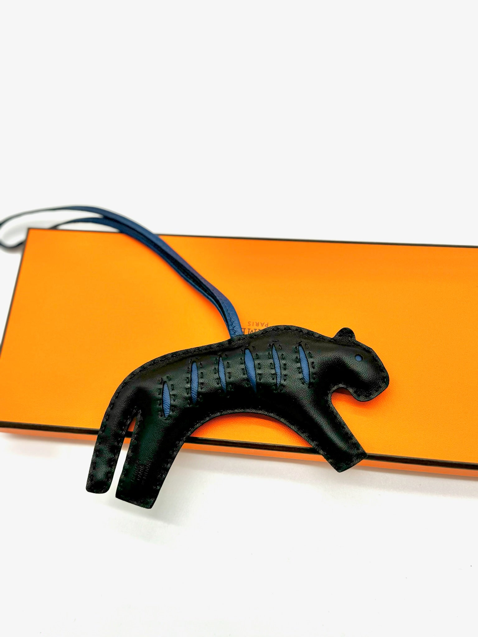 Hermes Charm Roo Roo Tiger noir/blue BNIB