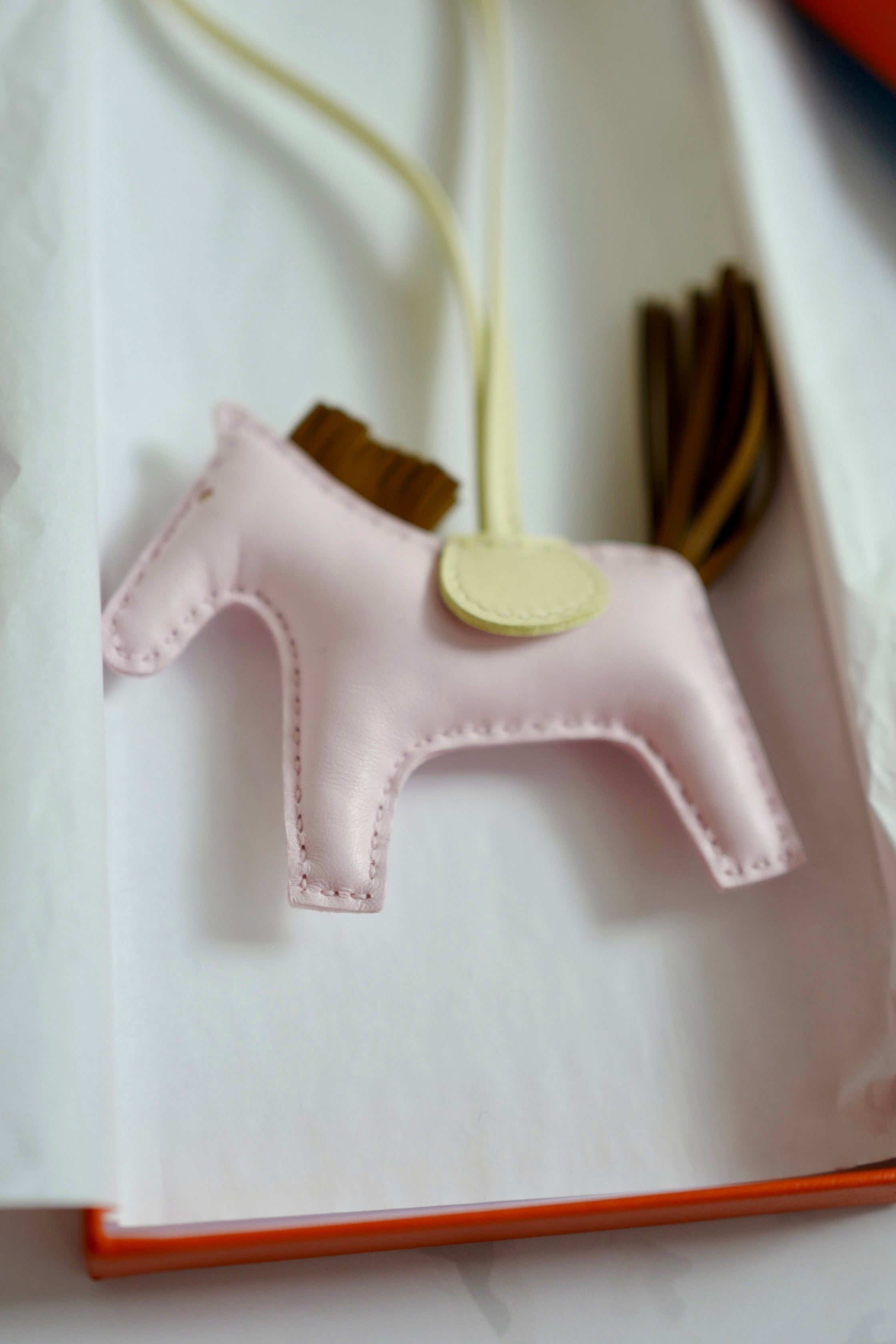 BNIB Hermes Rodeo PM Agneau Milo Rose Darling/Jaune Milton/Kraft