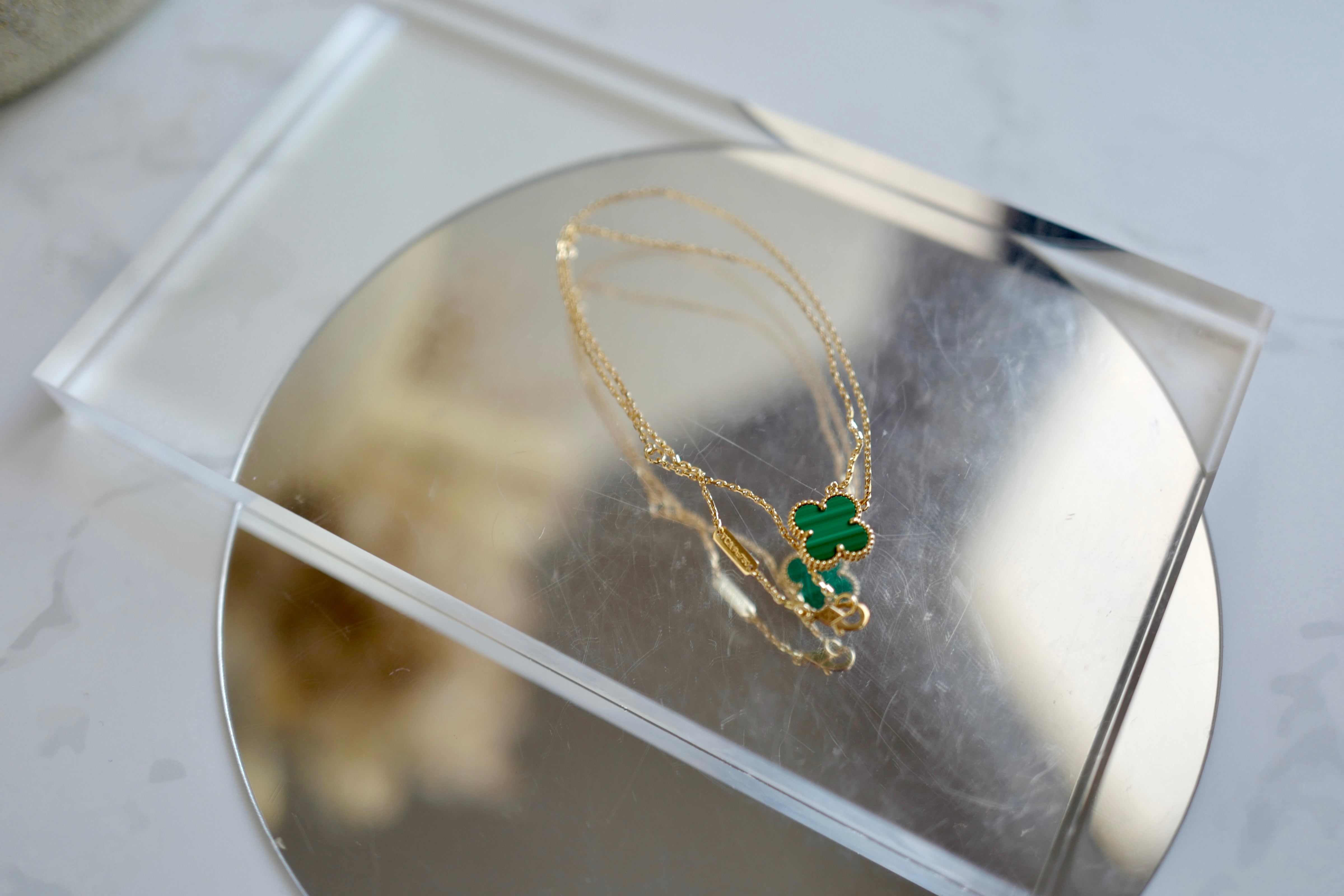 BNIB Van Cleef & Arpels Alhambra Malachite Pendant Necklace in 18K Yellow Gold