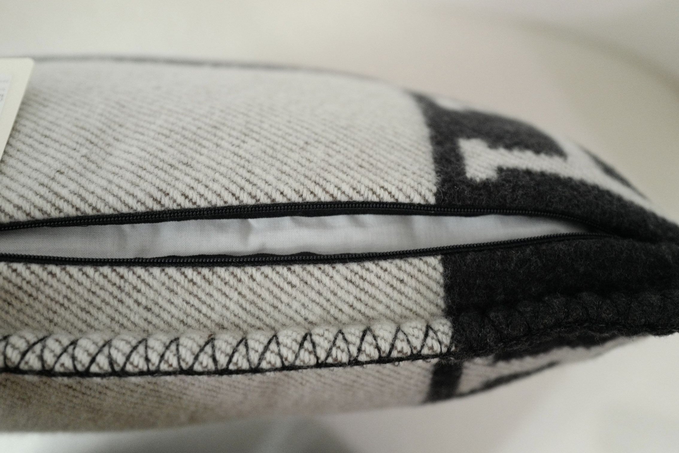 NEW Hermes Avalon Pillow Small Model Ecru Gris Fonce Jacquard Wool Cashmere