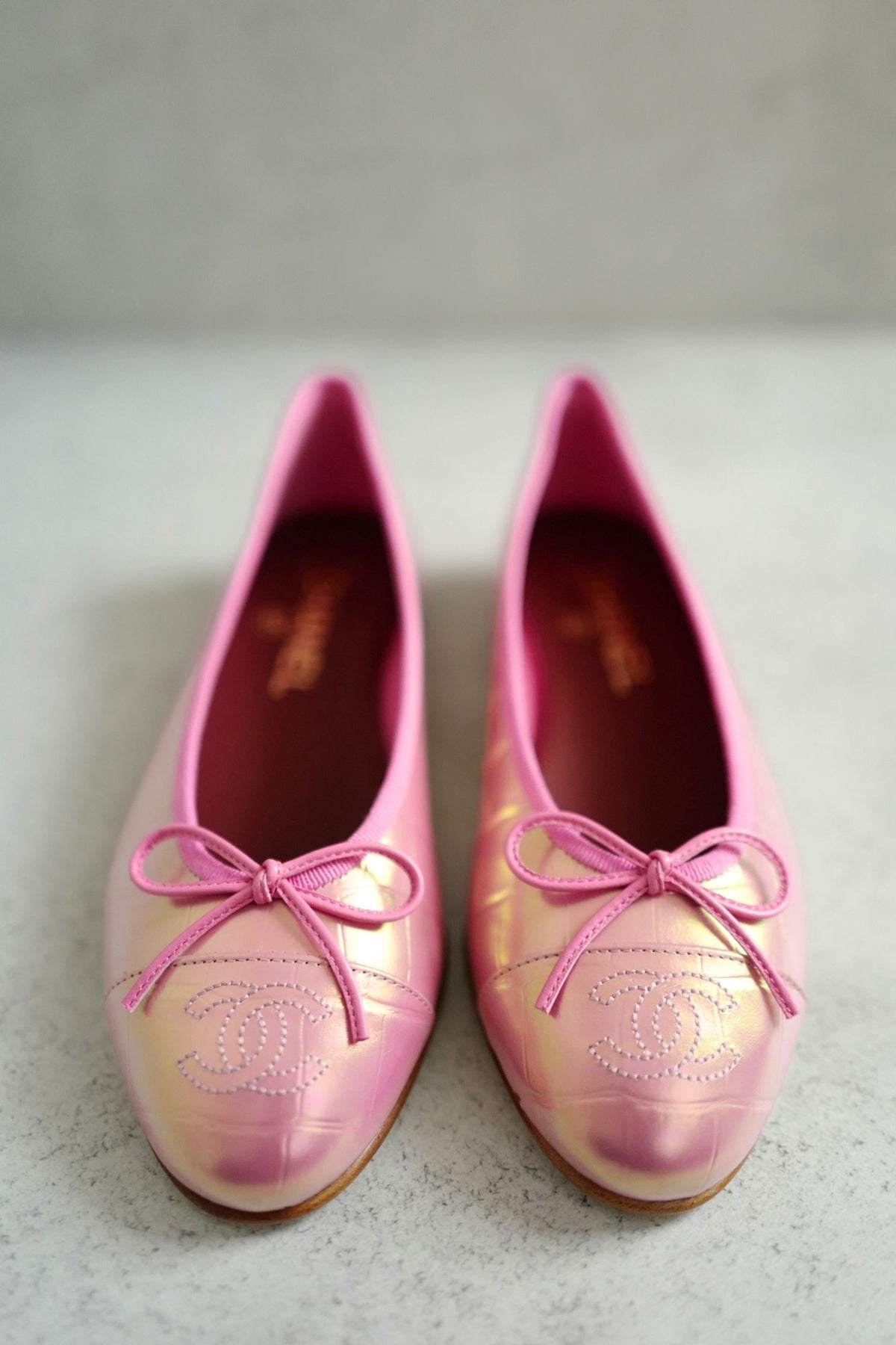 NEW Chanel 26K Matthieu Blazy's Ballet Flats Croc Embossed Calfskin Pink Size 37