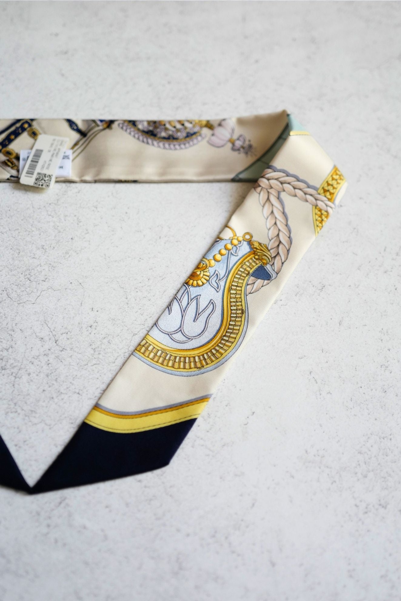 Hermès Twilly Grand Apparat Scarf Ivoire Marine Rose 100% Silk Twill