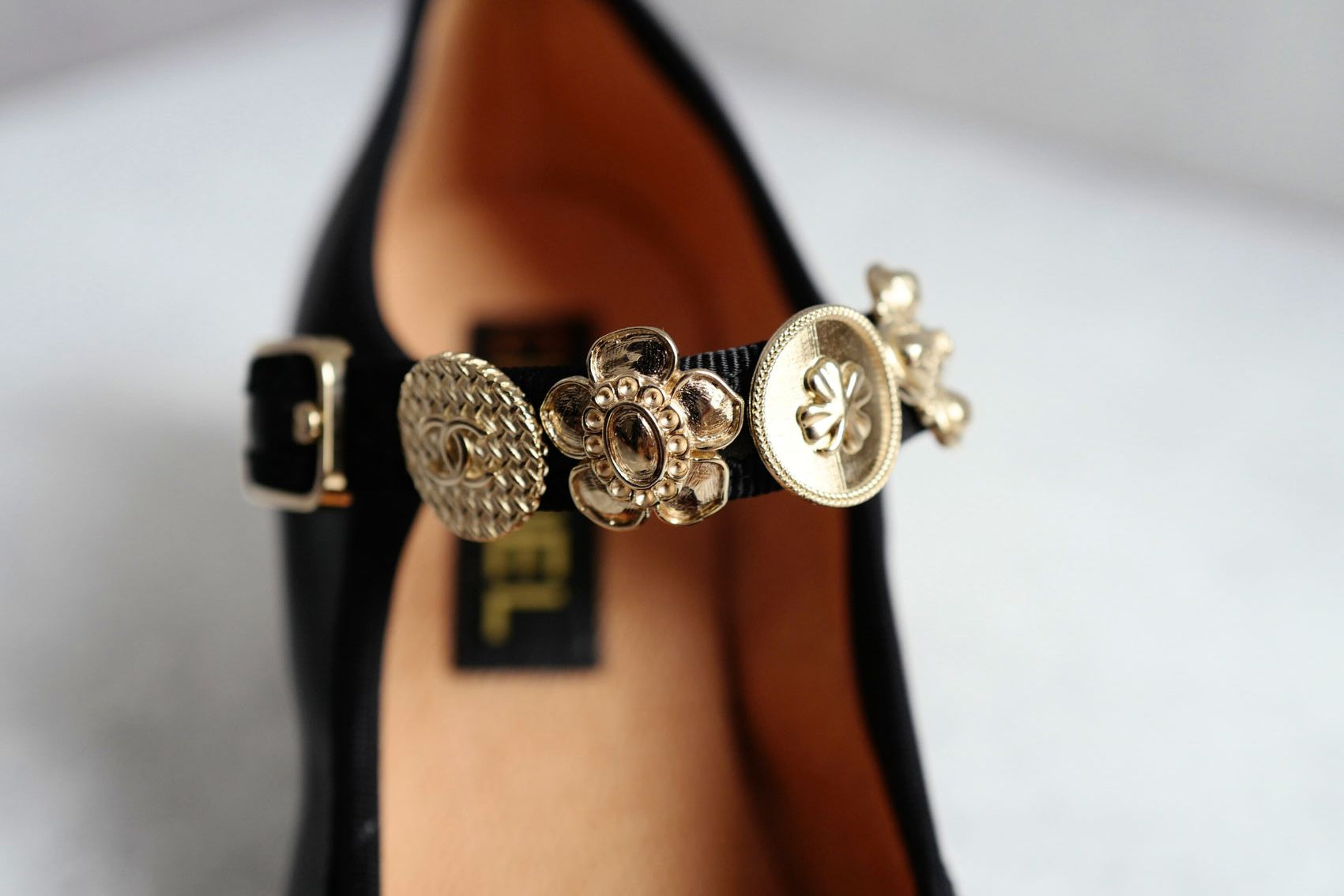 Chanel 24A Metiers D’art Black Leather Mary Jane Heels Gold Charms Size38 BNIB