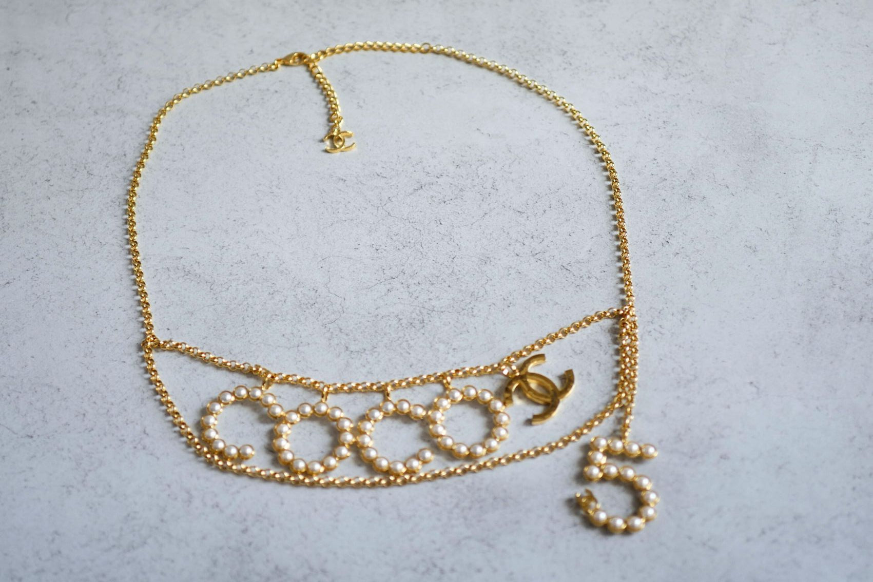 BNIB Chanel 24S Chain Belt with COCO & No 5 Pendant in Gold & Pearly White 85