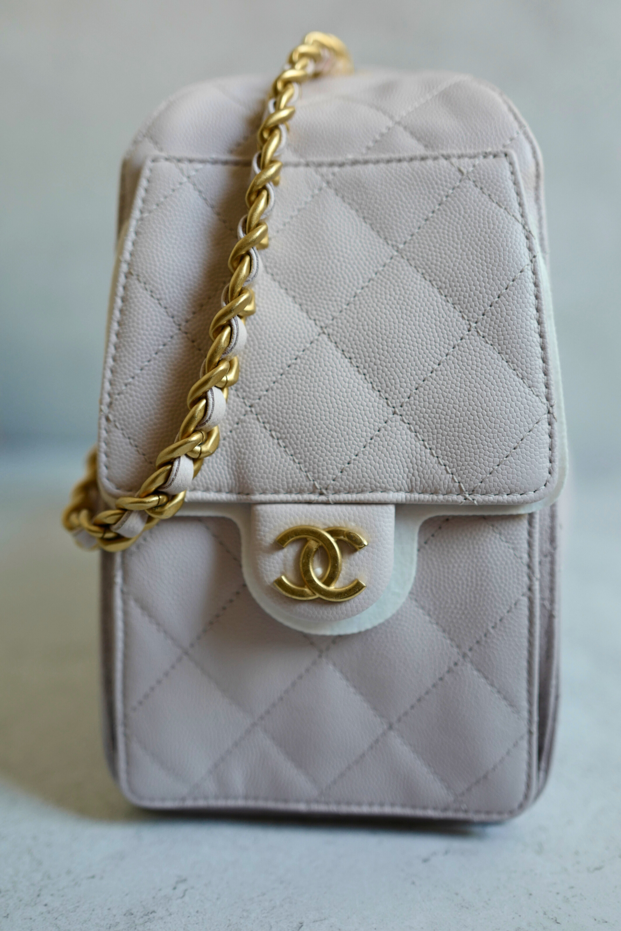 BNIB Chanel 25K Small Hobo Bag Light Pink Grained Calfskin with Gold Hardware