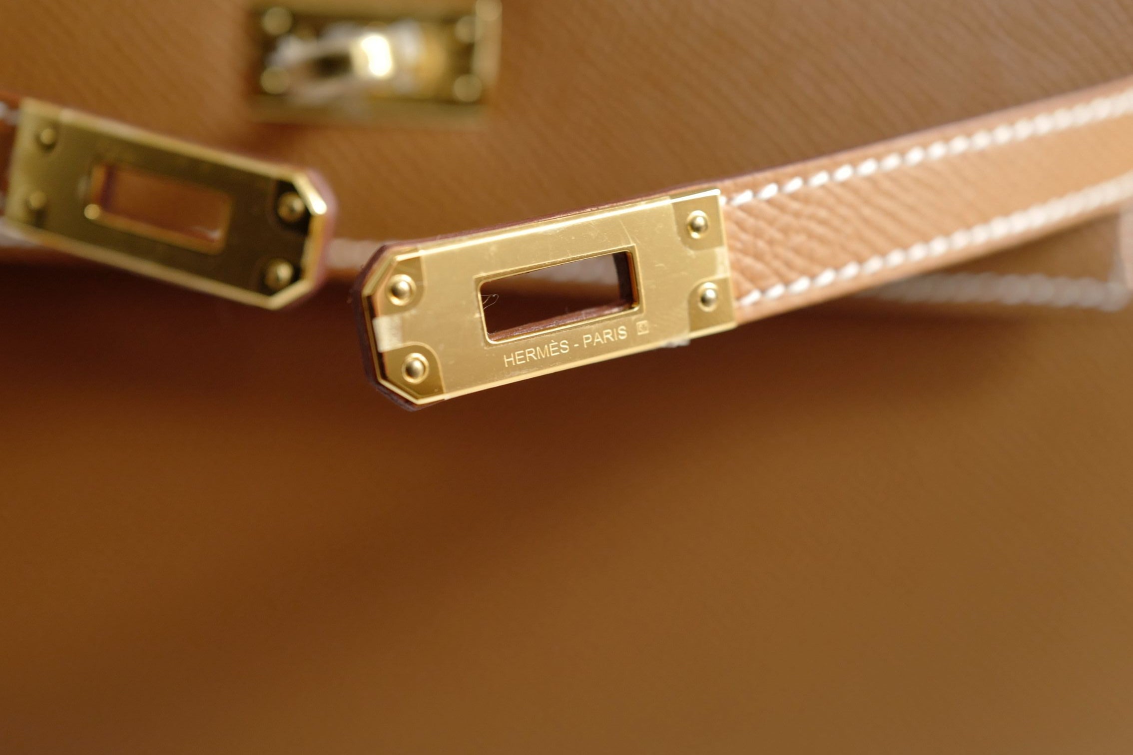 NEW Hermes Kelly 25 Gold Epsom Sellier Gold Hardware G Stamp 2026