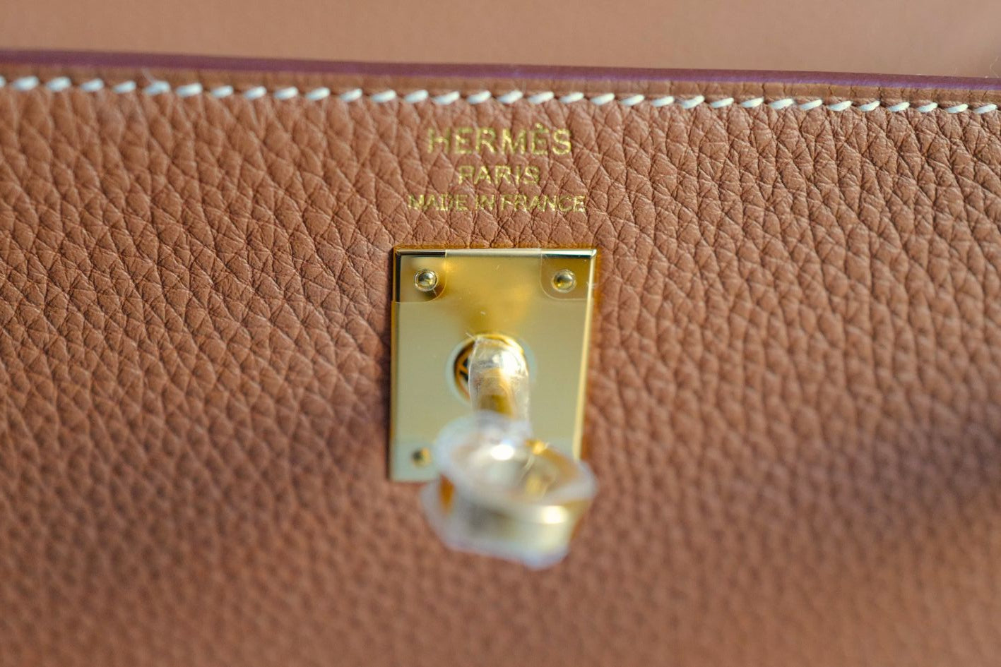 Hermès Kelly 25 Gold Togo Leather Gold Hardware K Stamp