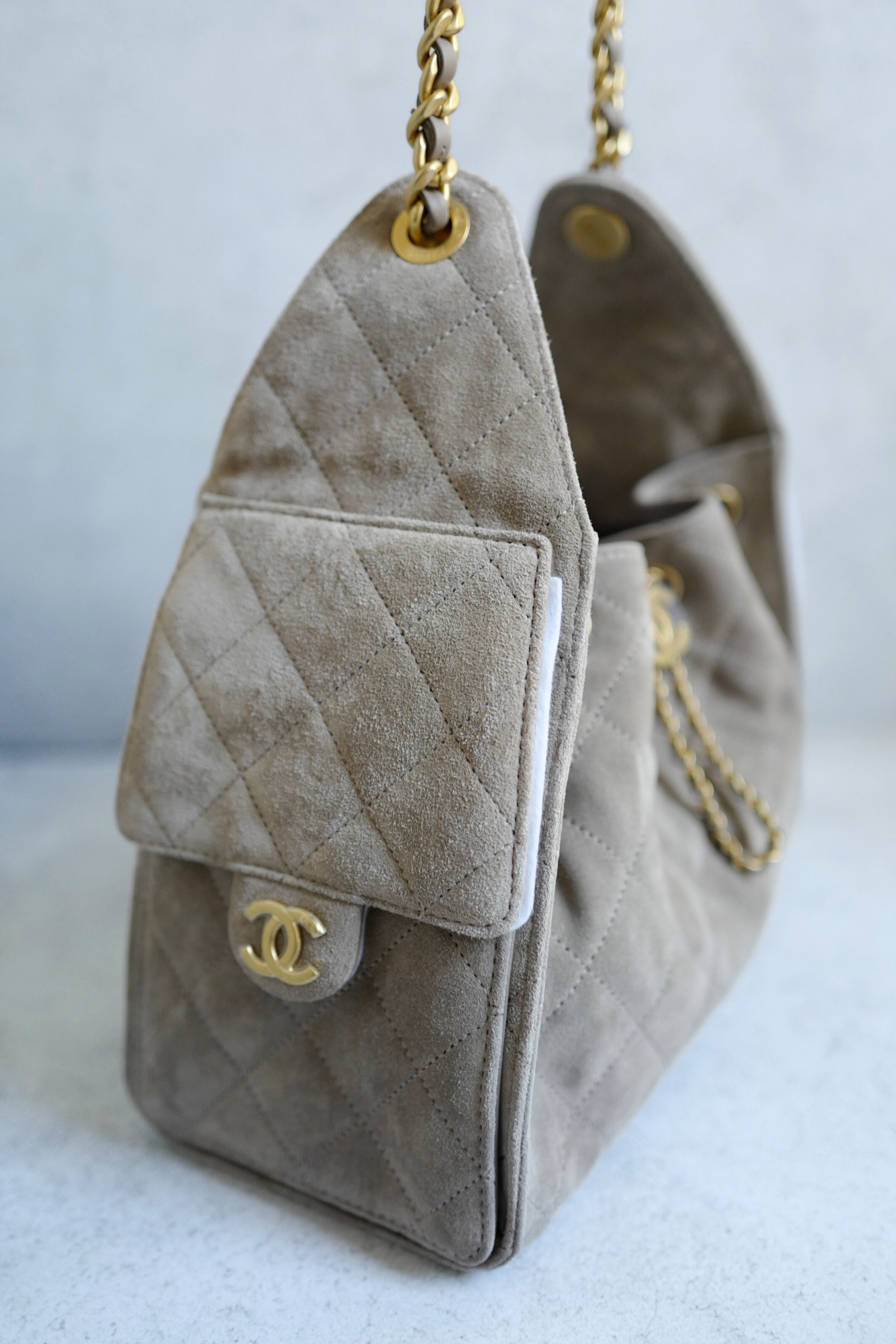 BNIB Chanel 25K Small Hobo Bag grey Suede with Gold Hardware