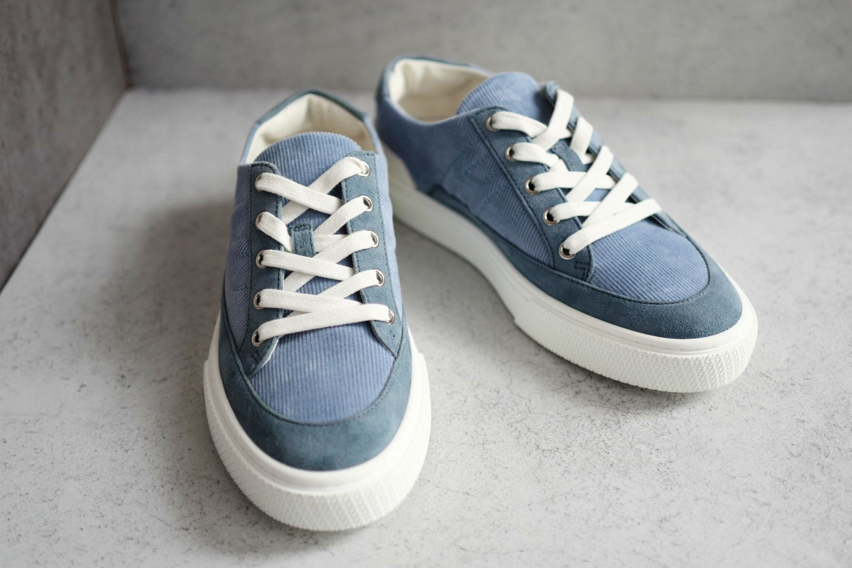 BNIB Hermes Deep Sneaker Bleu Pinede Size 39.5