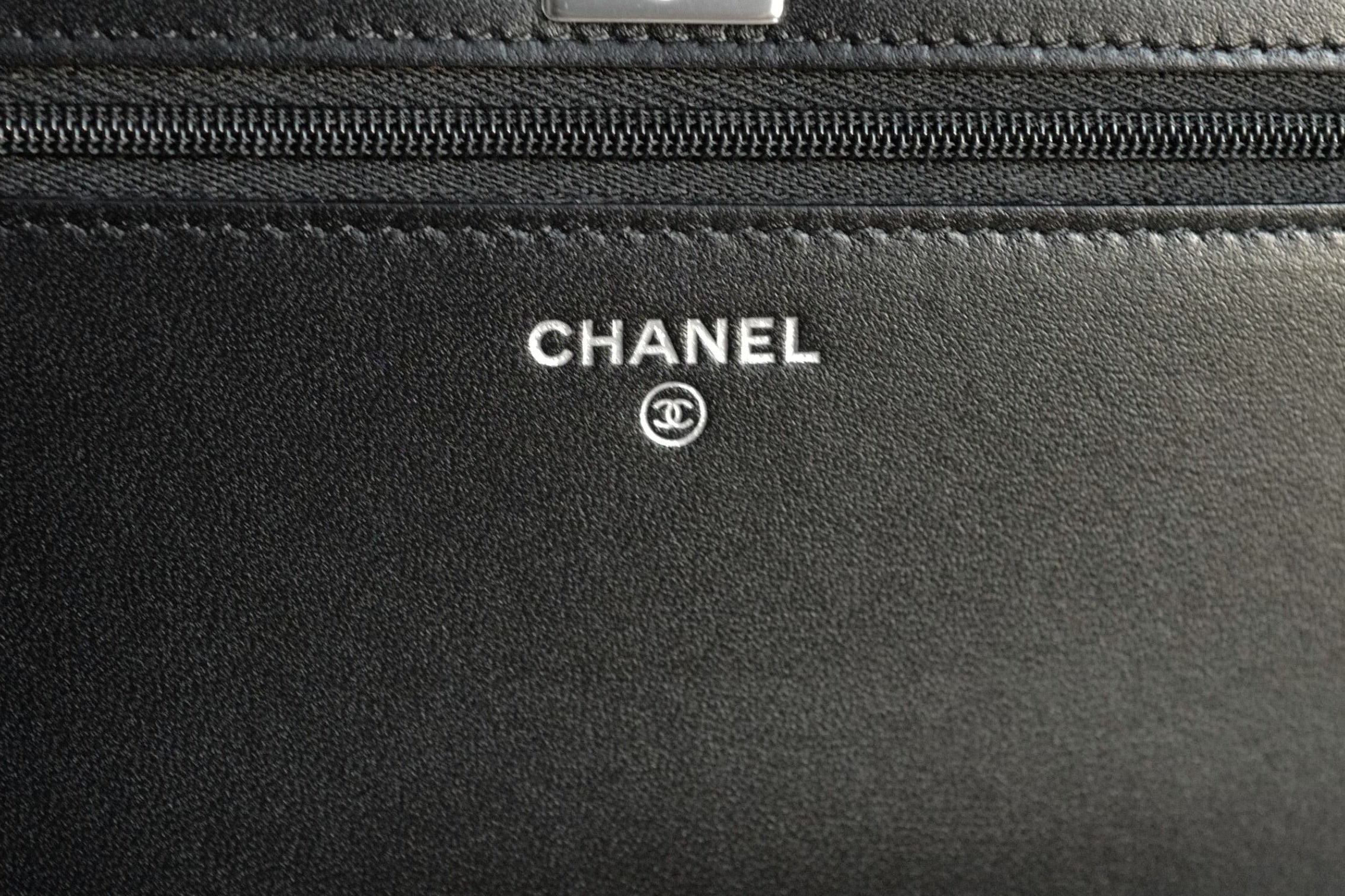 New 23K Chanel Classic Reversible Sequin CC Wallet On Chain Handbag