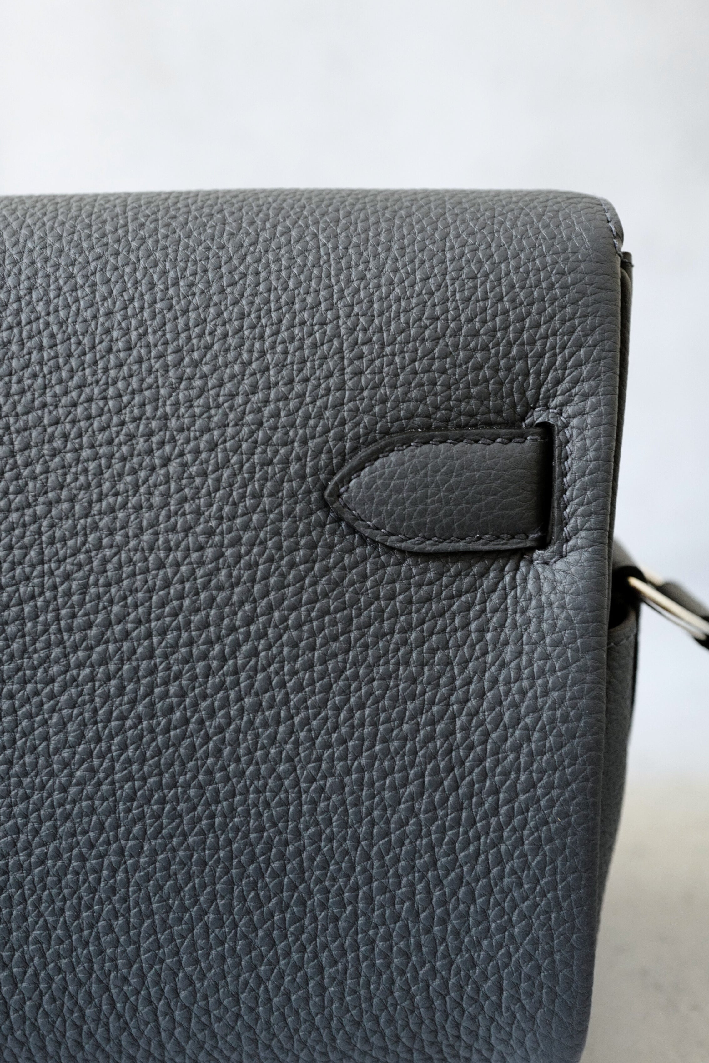 BNIB Hermès Kelly Messenger PM Veau Togo Bag Gris Misty Palladium Hardware