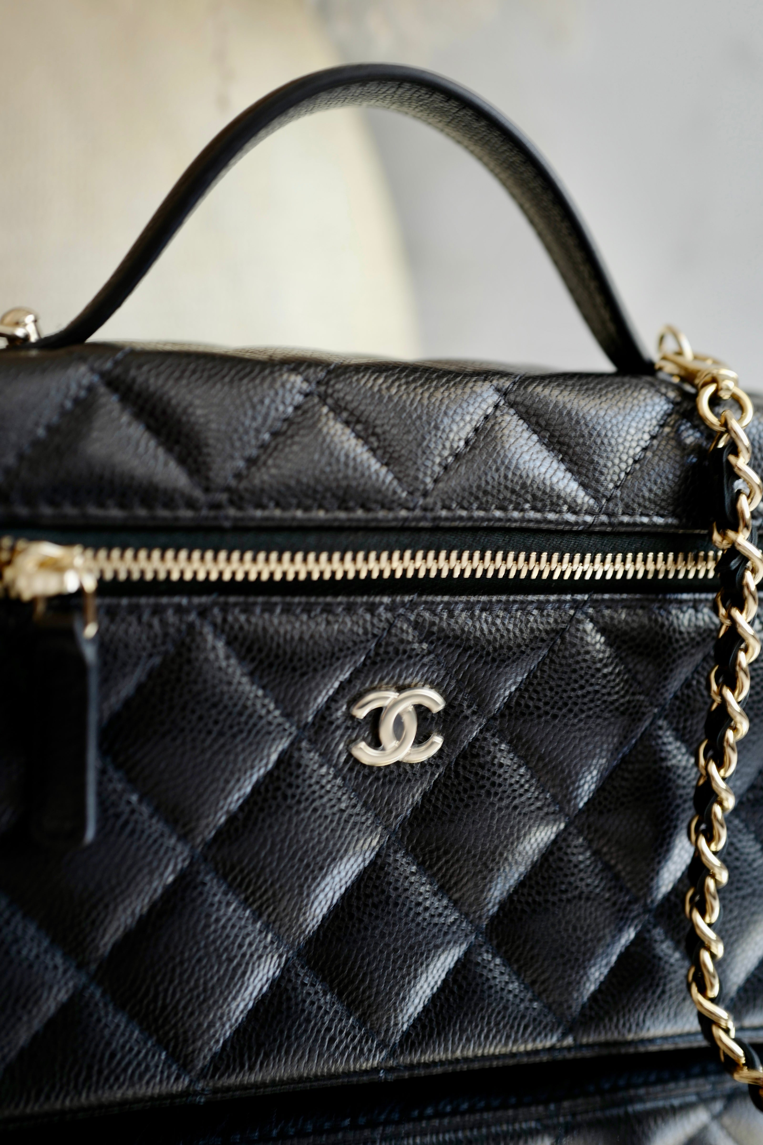 NEW Chanel Spring-Summer 2025 25P Long Chain Vanity Case L19 – Black Caviar GHW