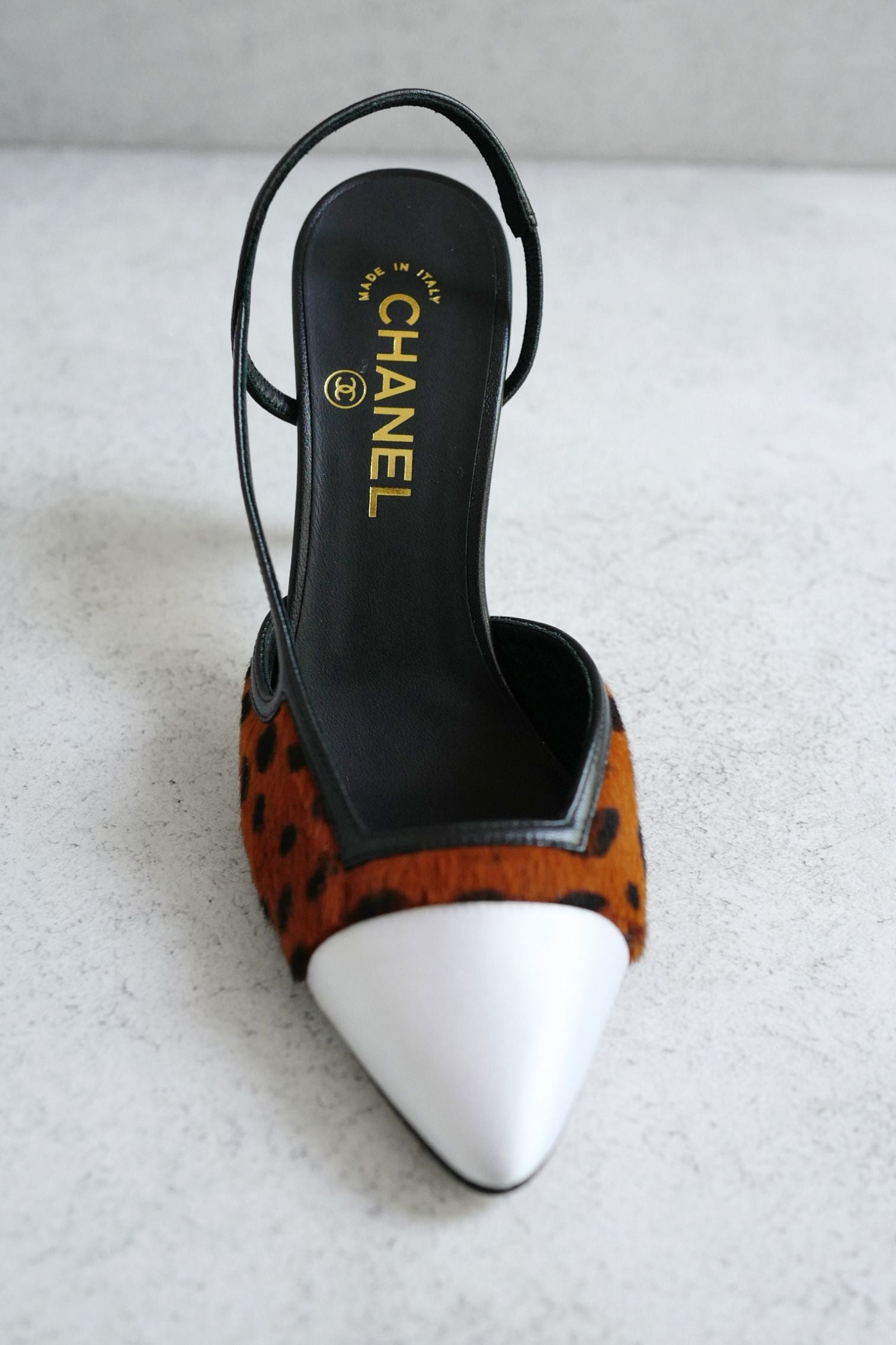 Chanel 26A Métiers d’Art Slingback Heels Brown/Black/White Leopard size 37.5