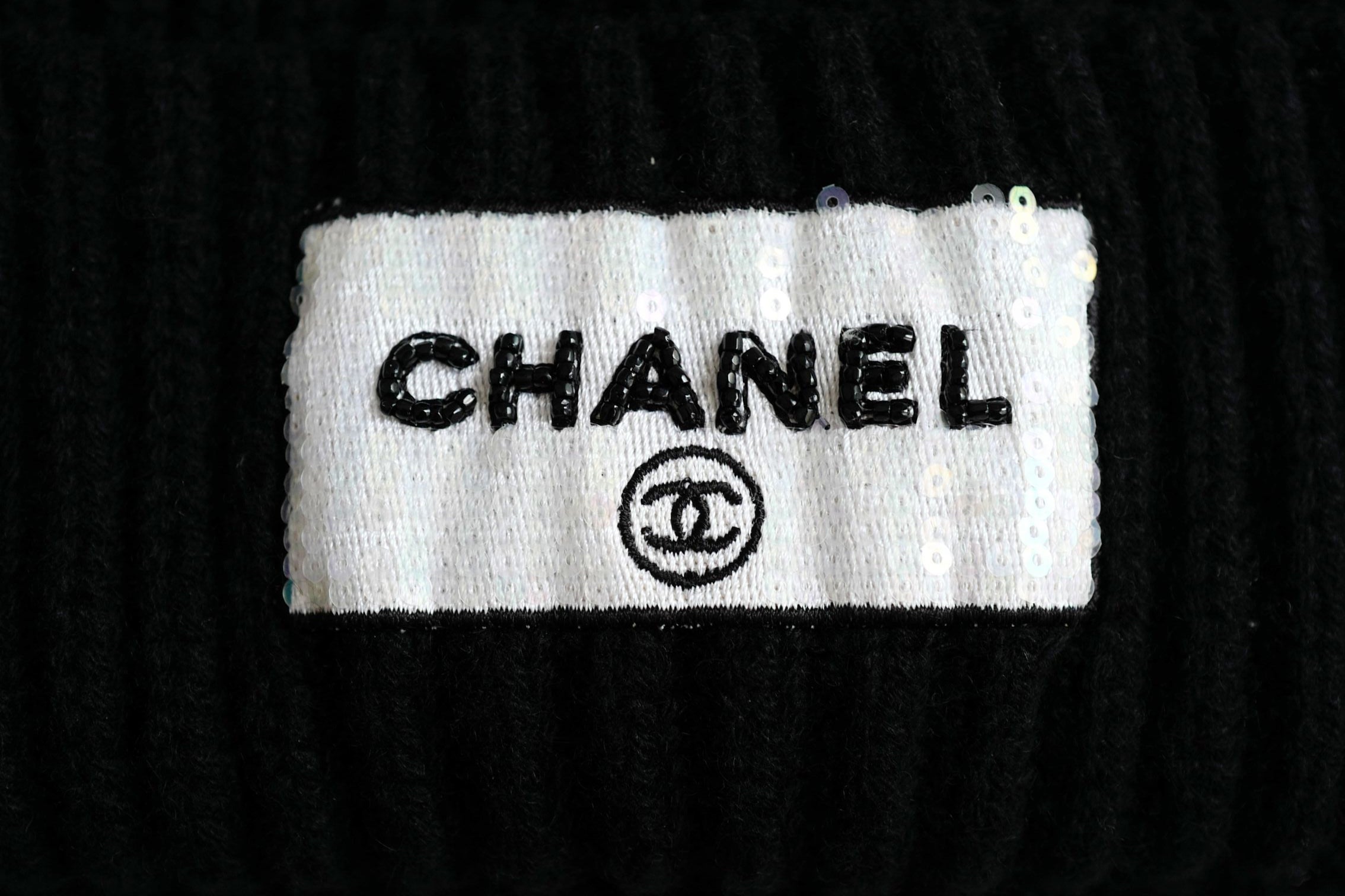 Chanel Black Cashmere Beanie Sequin CHANEL Logo Hat New 23