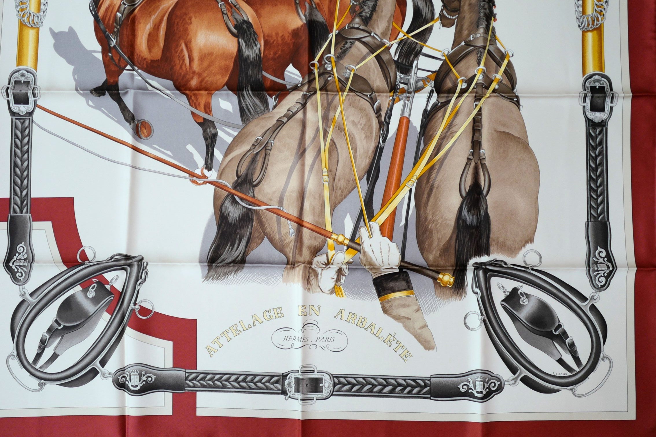 Hermès Scarf Attelage en Arbalete Forever Rouge Cuit/Grège/Alezan 100% Silk 90