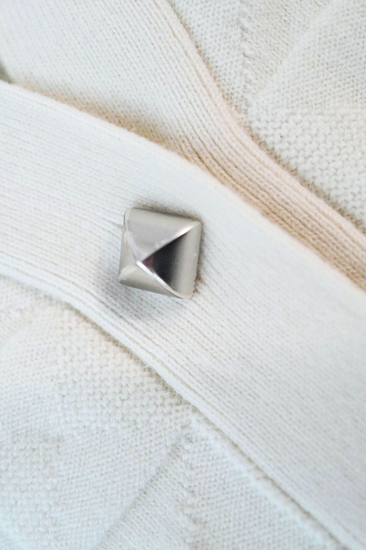 Hermès Maille Médor Softerwear Blanc Naturel Knit Cardigan Button Front Size 38