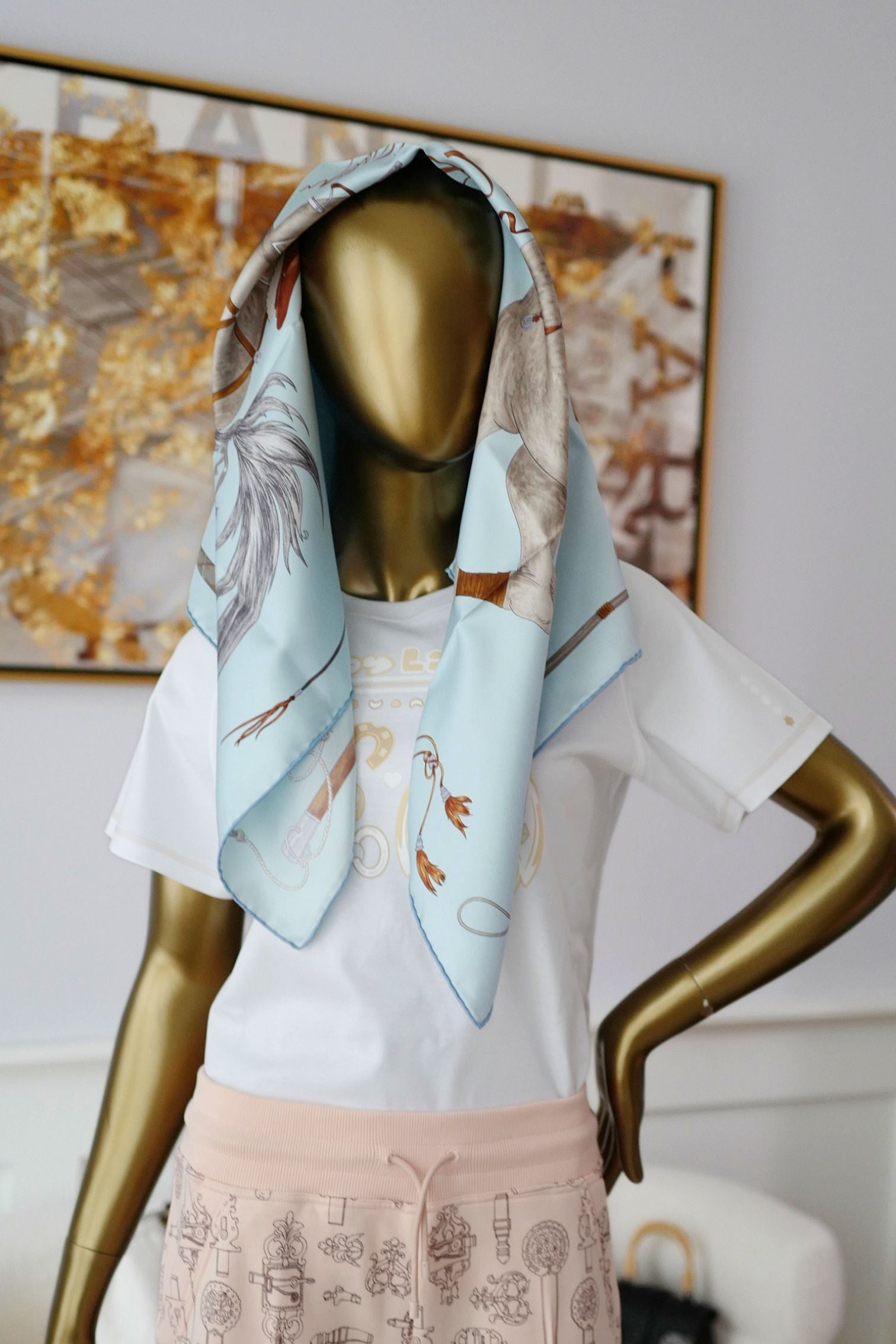 Hermès Grand Galop Scarf 90 Bleu Ciel / Gris / Cuir 100% Silk