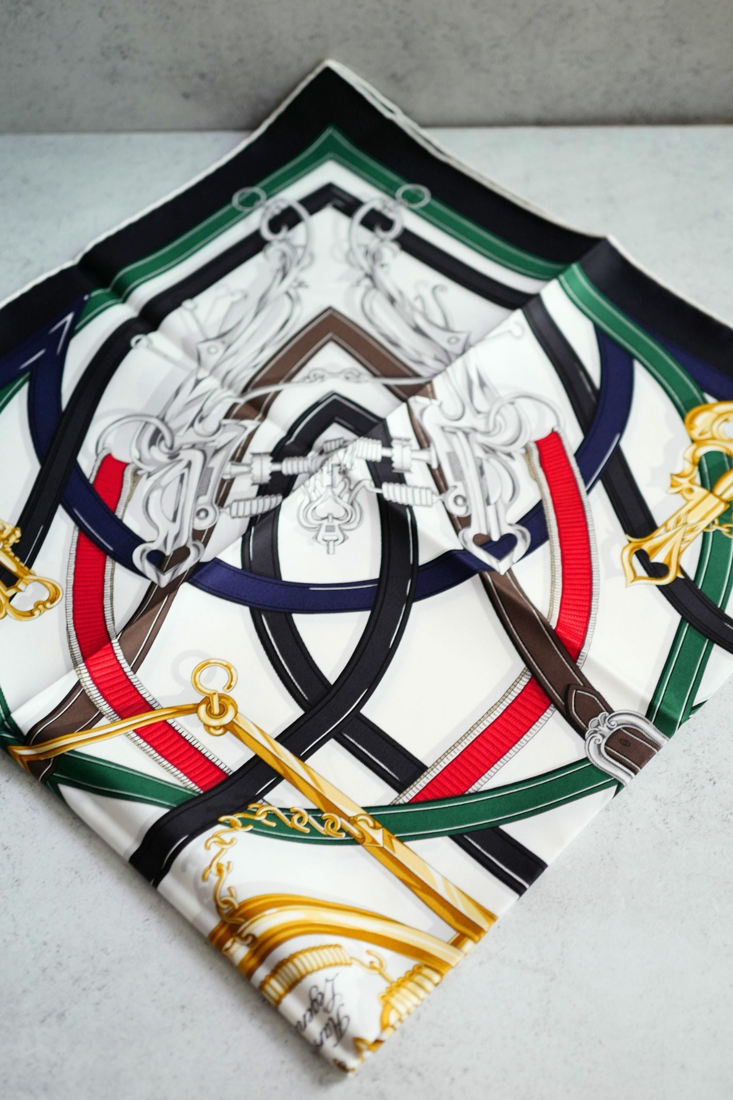 Hermès Harnais Legendaire Scarf Blanc/Vert Loden/Rouge Silk Twill 90