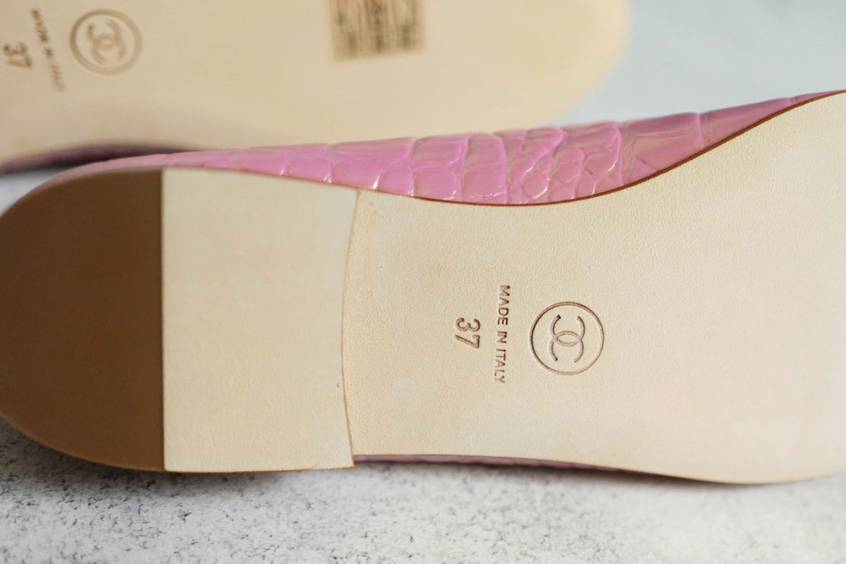 NEW Chanel 26K Matthieu Blazy's Ballet Flats Croc Embossed Calfskin Pink Size 37