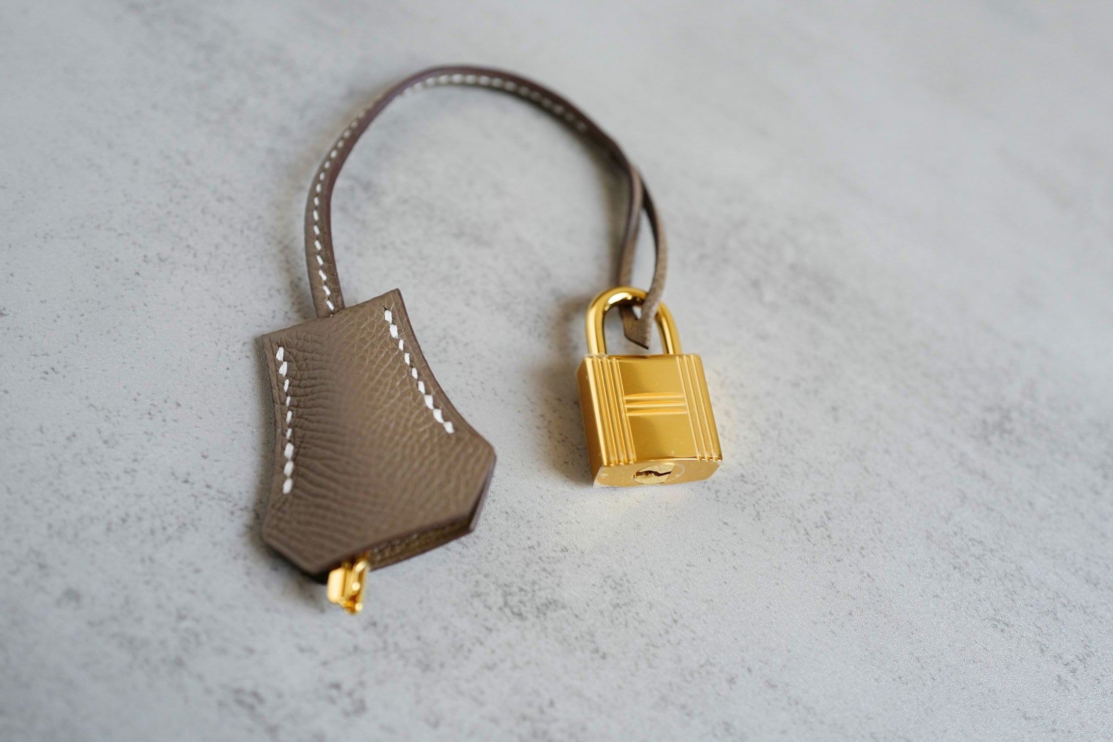 NEW Hermes Kelly 25 Etoupe Epsom Sellier Gold Hardware