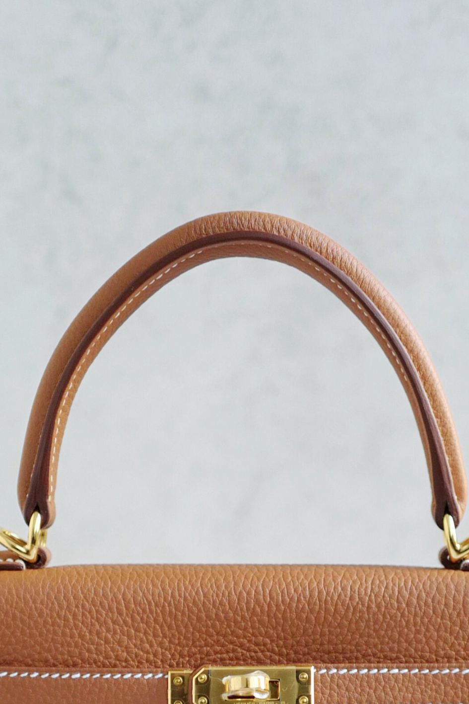 Hermès Kelly 25 Gold Togo Leather Gold Hardware K Stamp