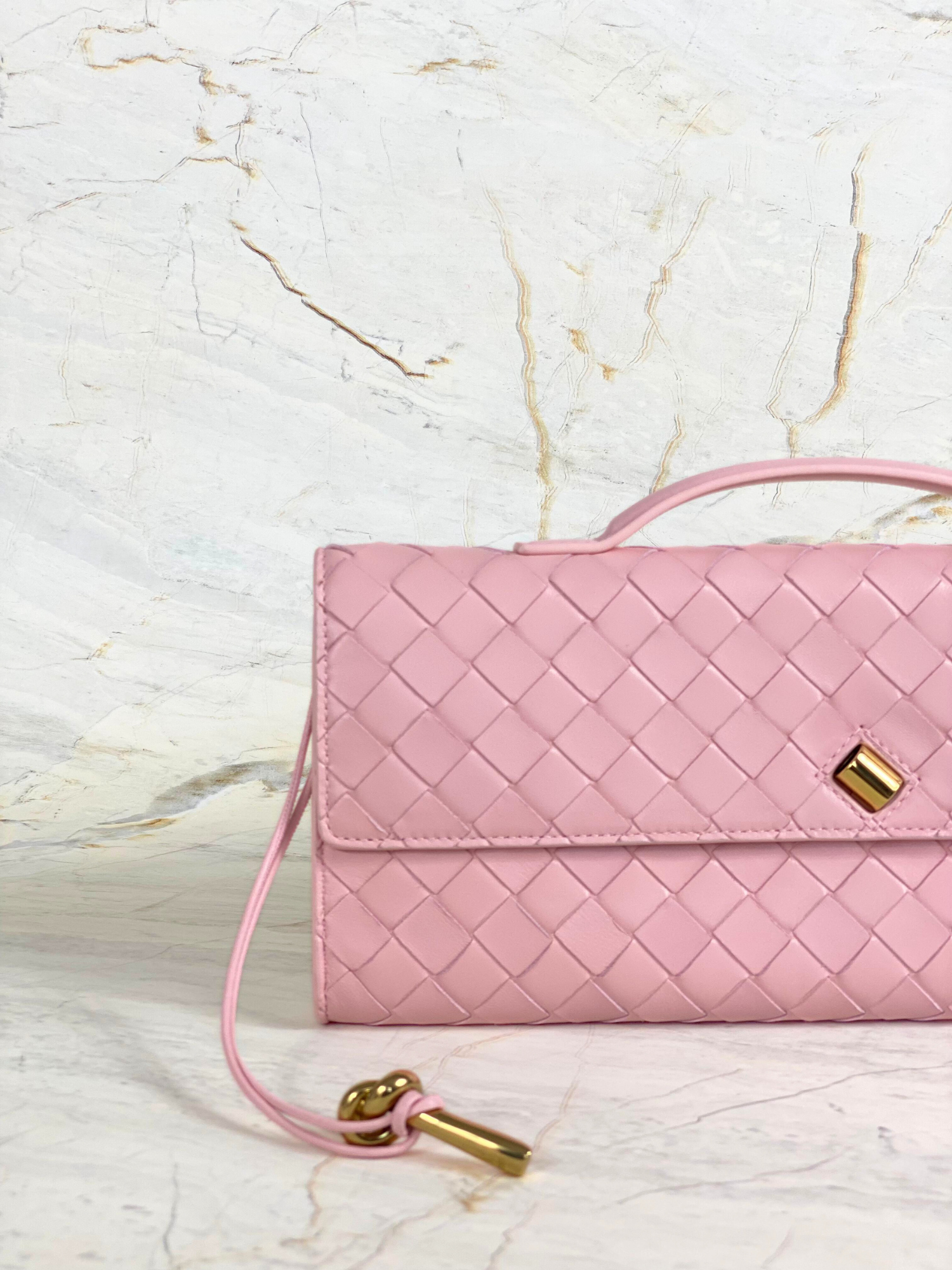 New Bottega Veneta Andiamo Clutch with Handle in Rose