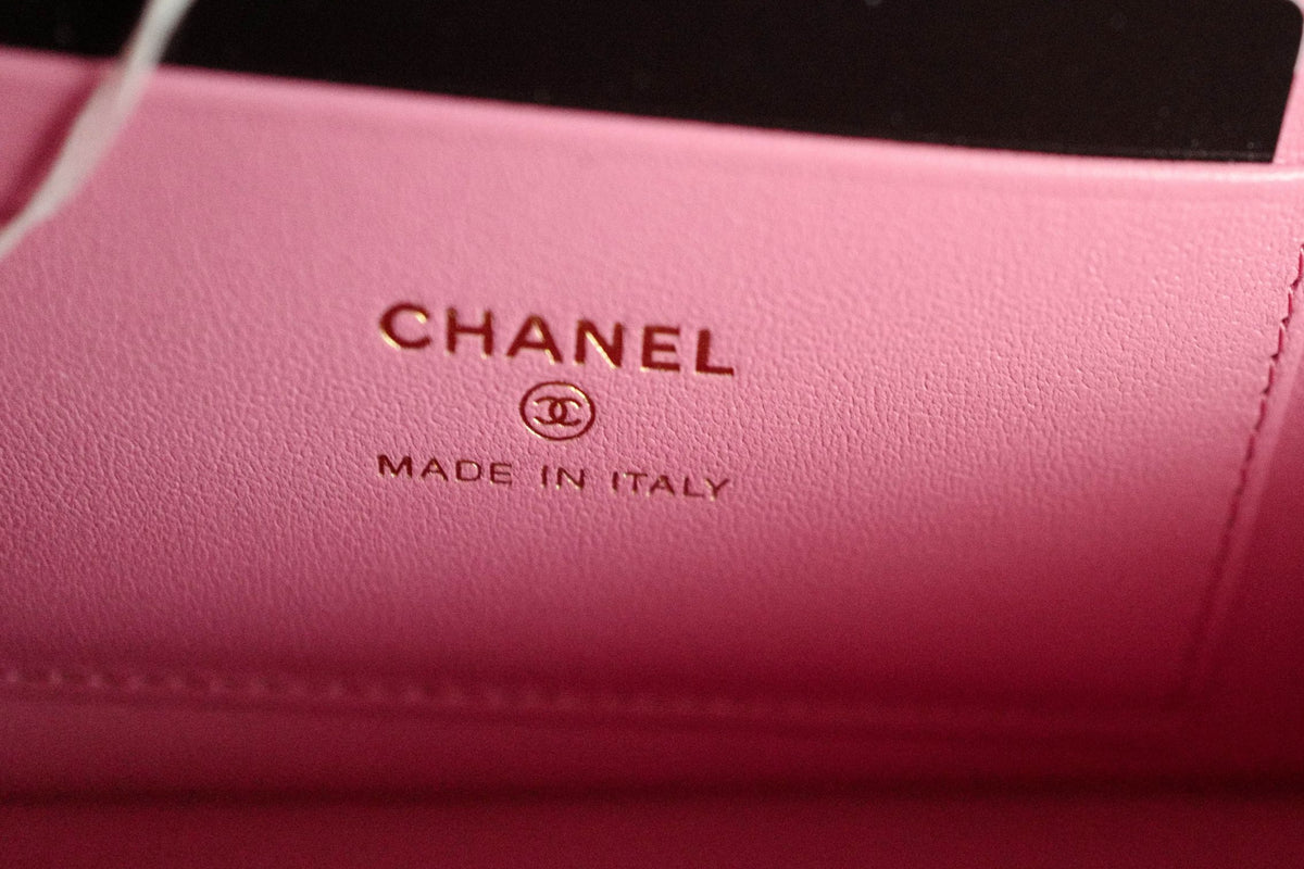 NEW Chanel 26K Vanity with Chain Rose Crocodile Embossed Calfskin Leather GHW
