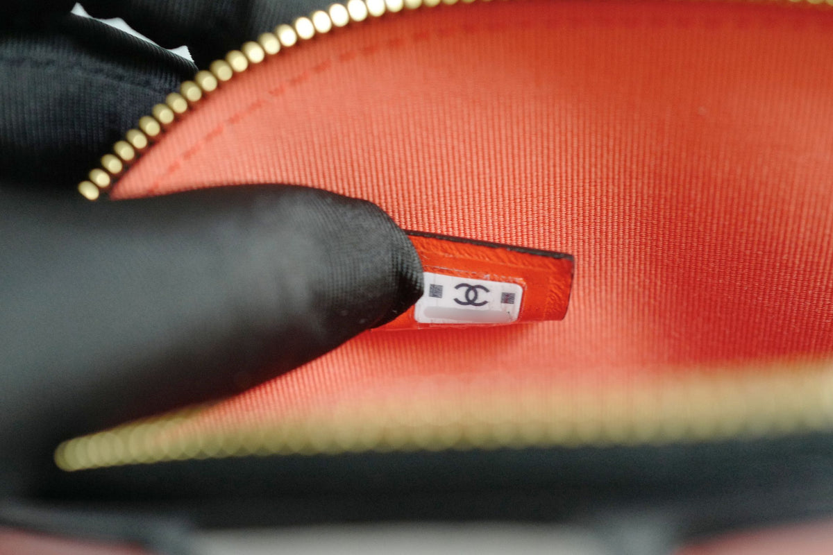 New Chanel 26M Nemo Clutch Lambskin Orange White Black CC Logo