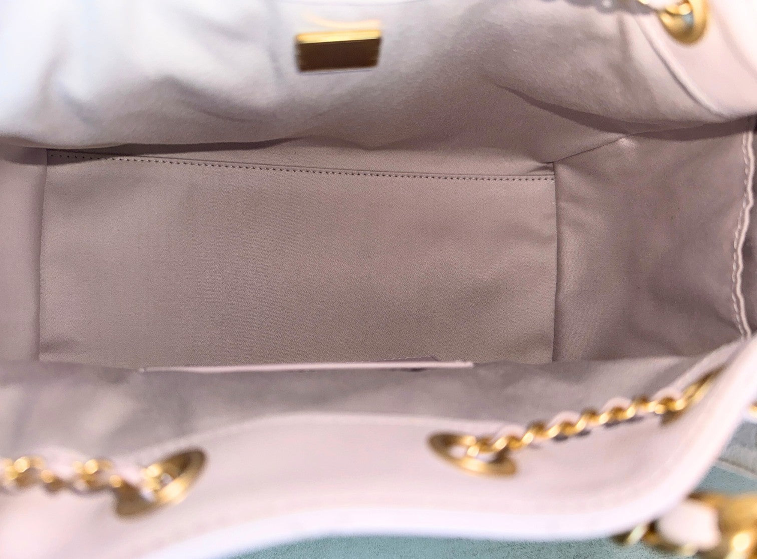 BNIB Chanel 25K Small Hobo Bag Lilac Grained Calfskin with Gold Hardware