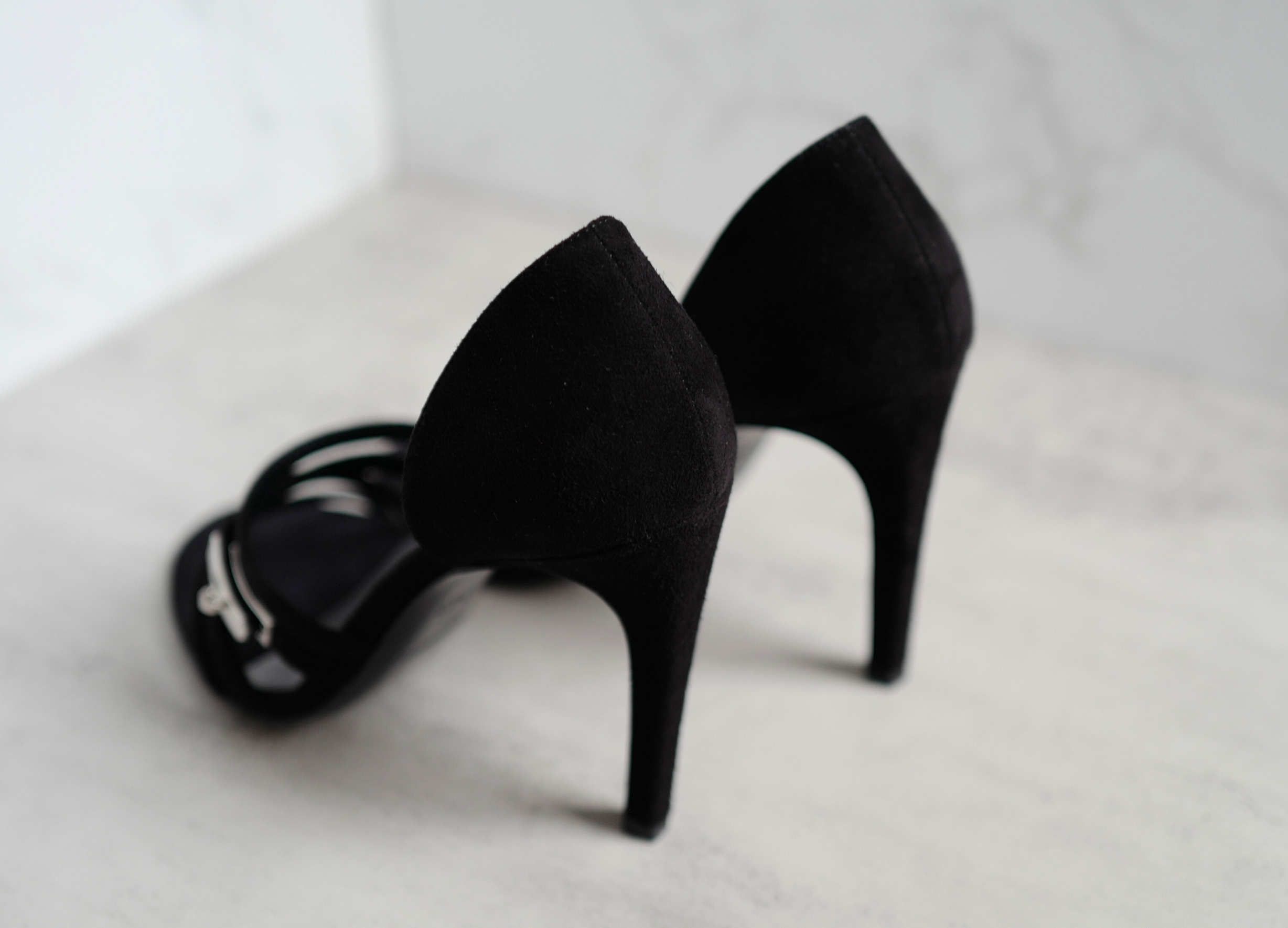 Hermès Lipstick 105 Sandal Noir Black Suede Strappy High Heels Size 37