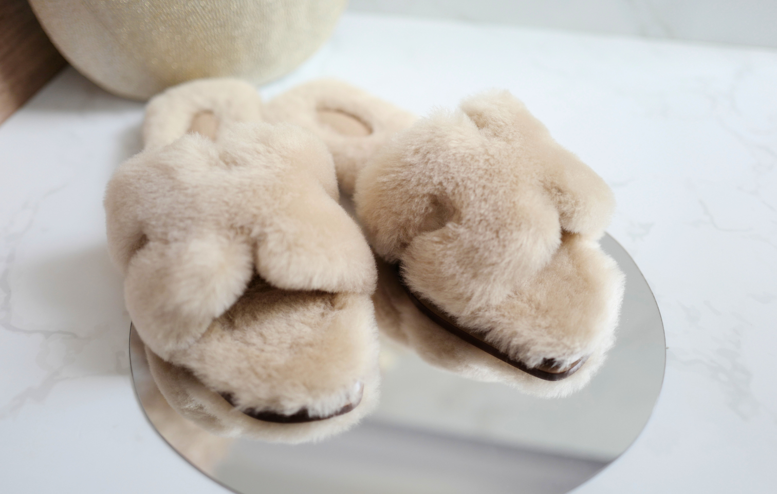 New Hermès Oran Sandal in Sheep Fur Beige Camel Size 39