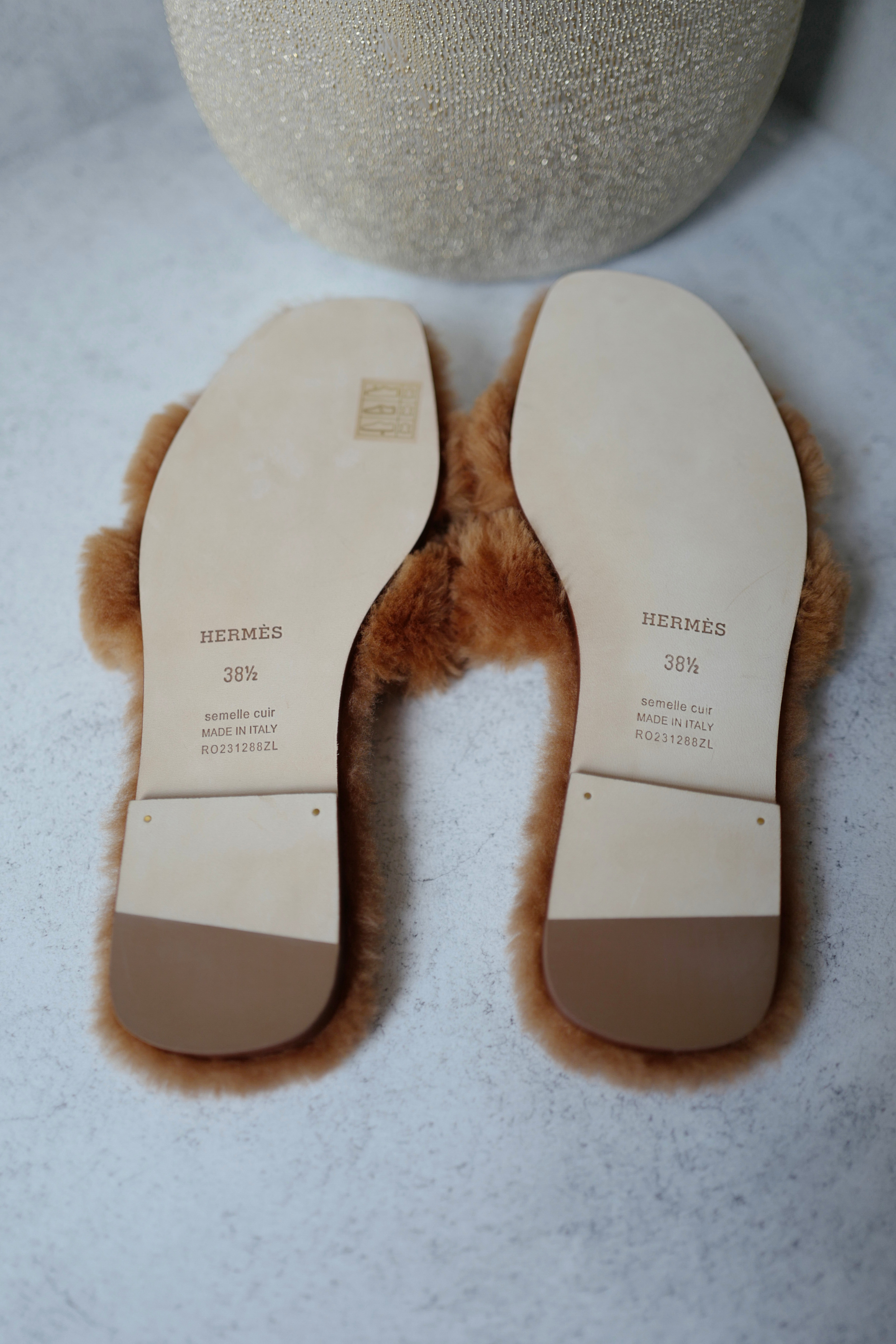New Hermès Oran Sandal in Sheep Fur Naturel Size 38.5