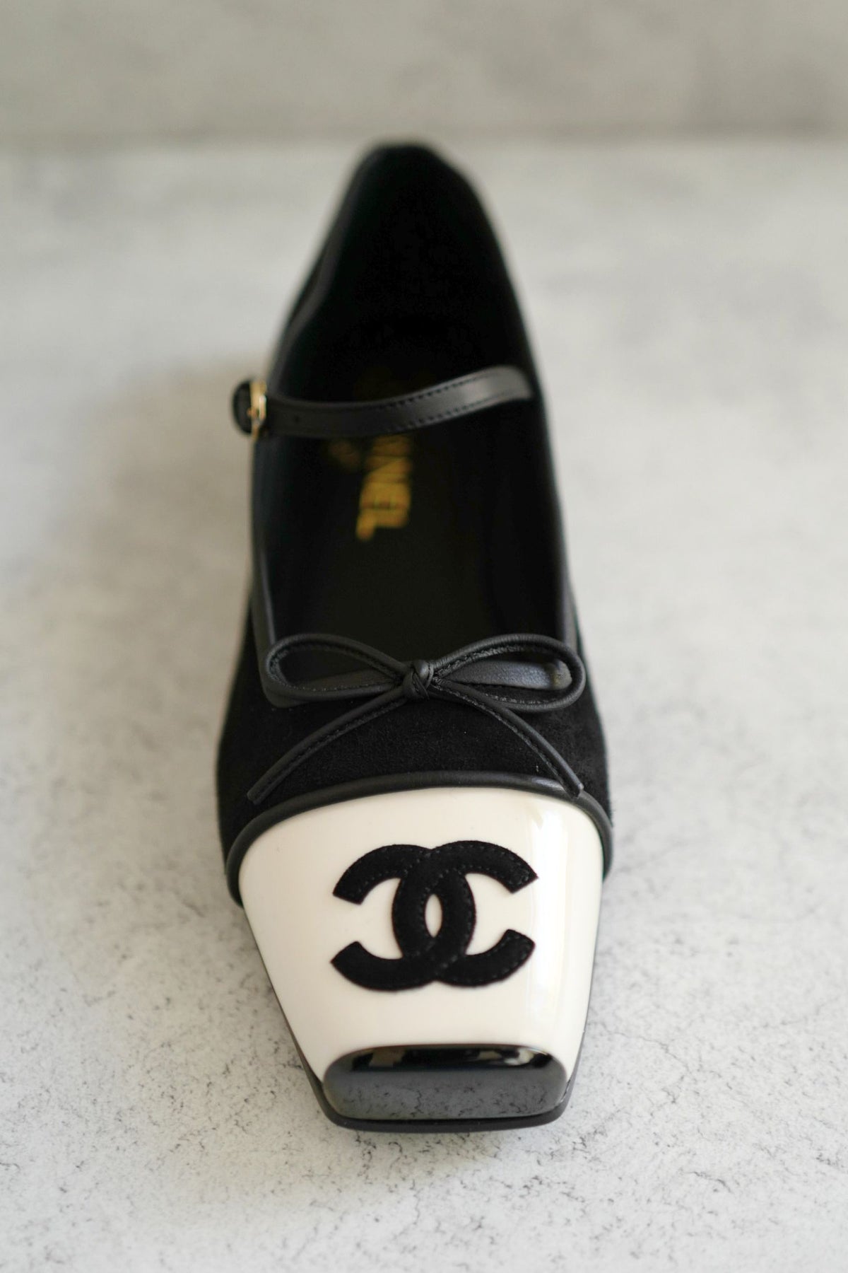 NEW Chanel 26K Flat Shoes Mary Jane Black White Suede Goat &Calfskin Size 38.5