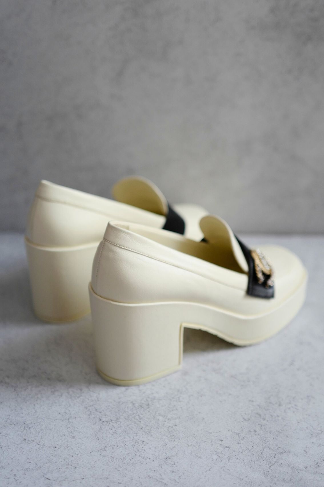 BNIB CHANEL 23C Ivory/Black Crystal CC Logo Moccasin Loafers 37.5