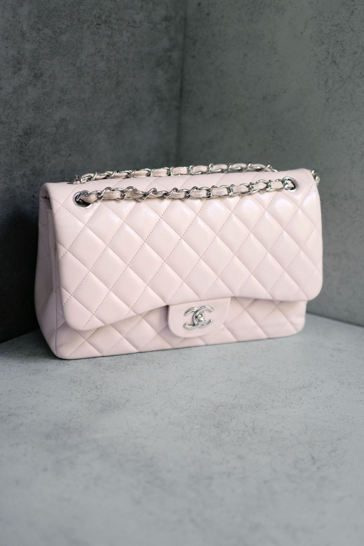 Preowned Chanel Jumbo Classic Flap in Baby Pink Rose Clair Lambskin #13