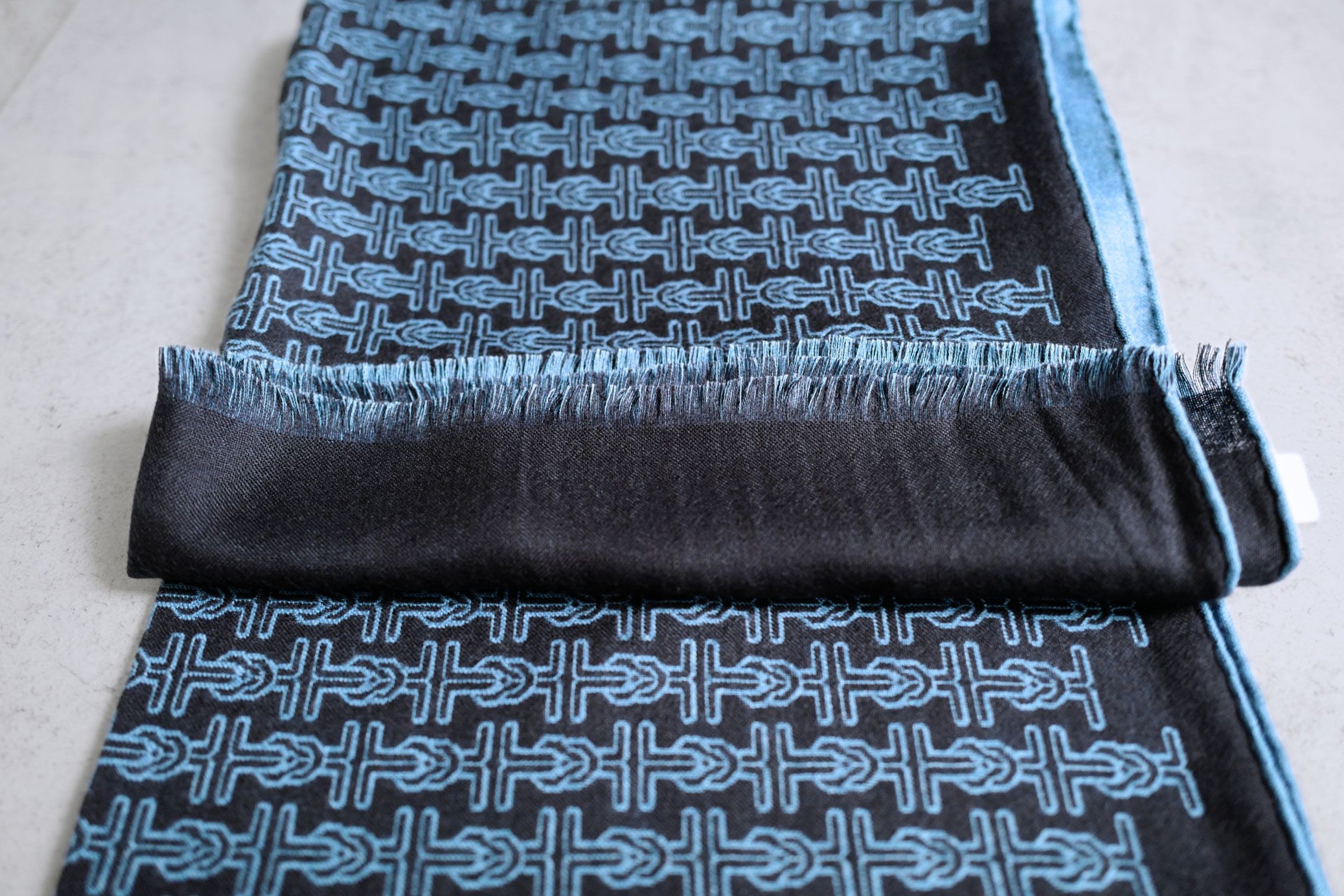Hermès H Marin Reversible Scarf Cashmere Silk Marine / Bleu Océan