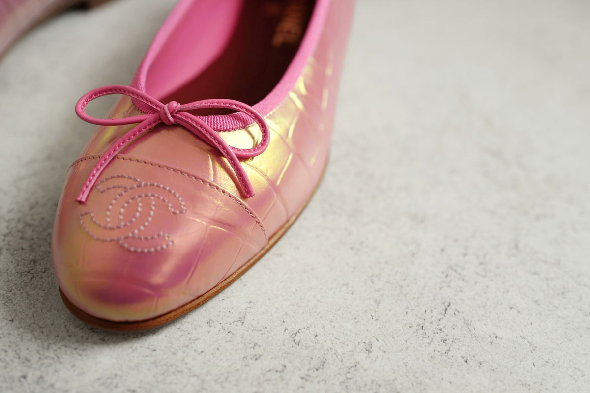 NEW Chanel 26K Matthieu Blazy's Ballet Flats Croc Embossed Calfskin Pink Size 39