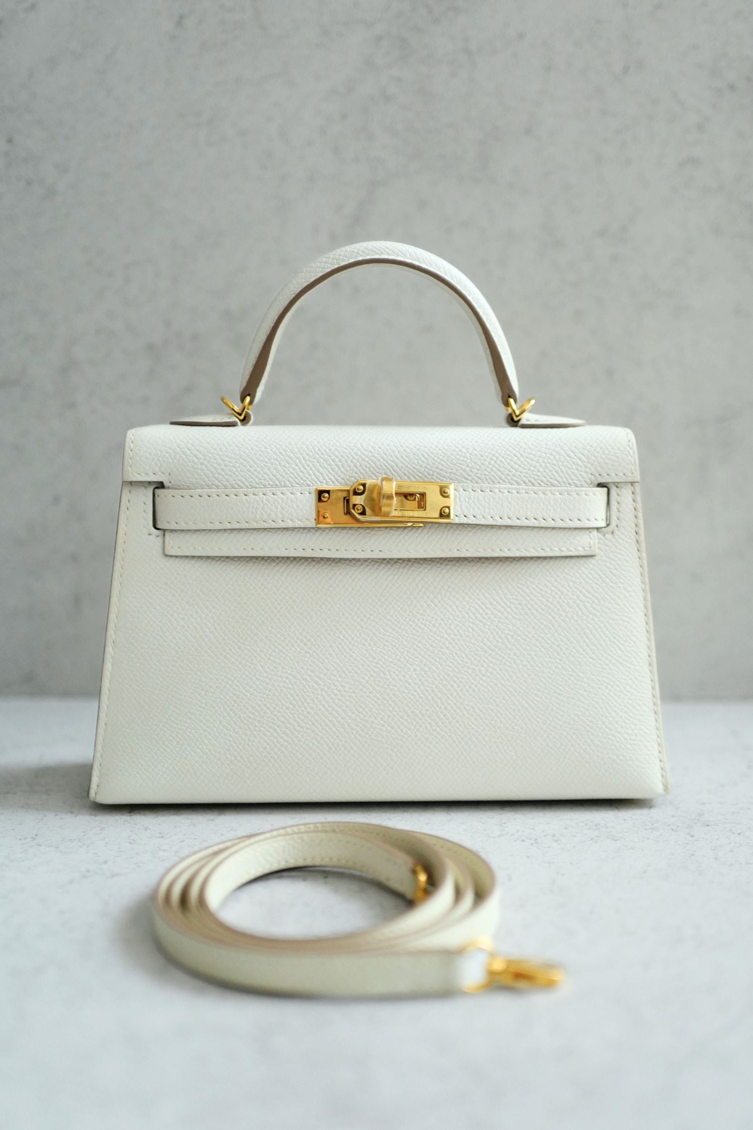 Hermès Mini Kelly 20 Gris Pale Epsom Leather Gold Hardware