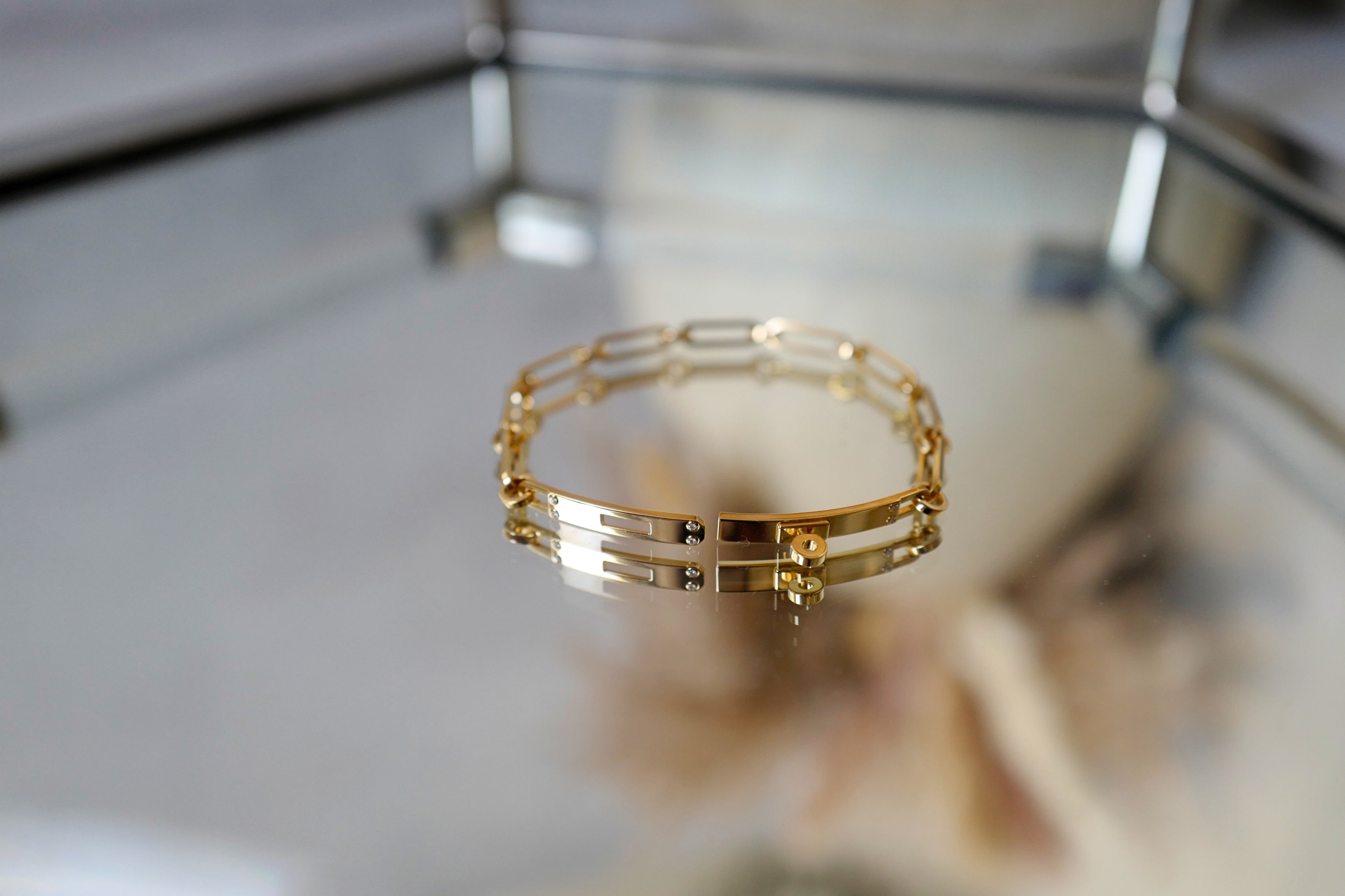 NEW Hermès Kelly Chaine Bracelet Small Model Yellow Gold with Diamonds