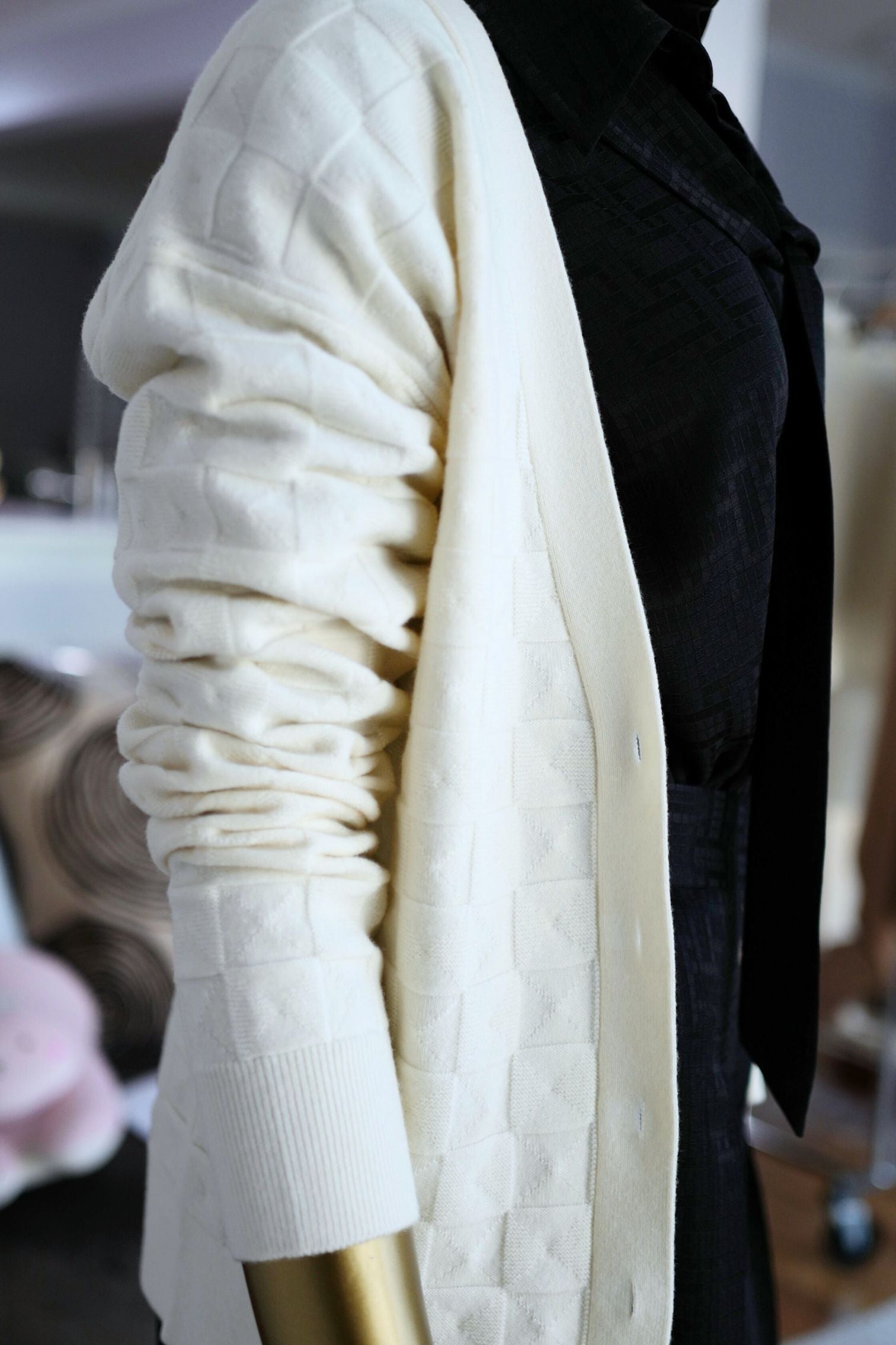 Hermès Maille Médor Softerwear Blanc Naturel Knit Cardigan Button Front Size 38