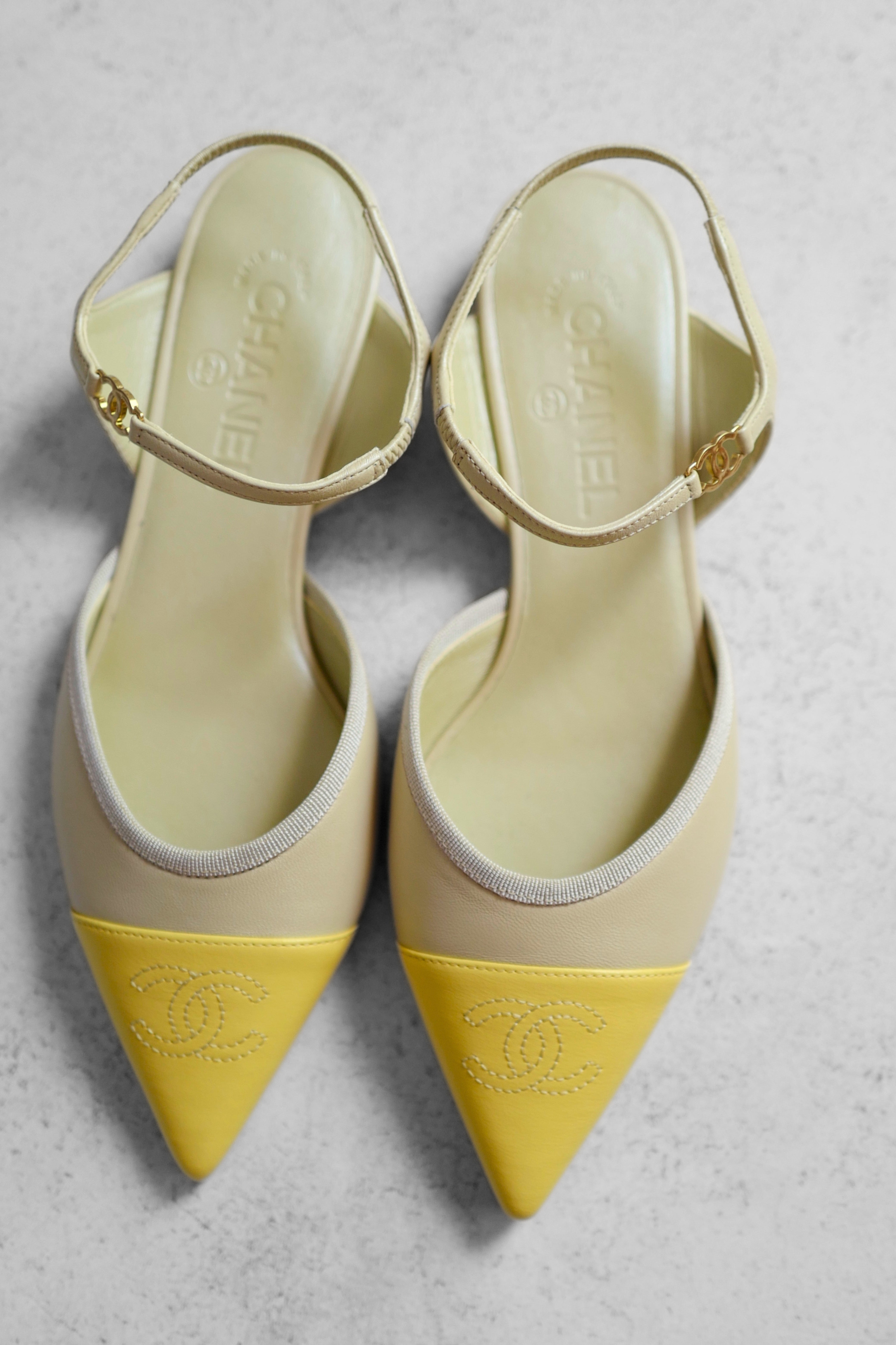 Chanel 26S Slingbacks Light Khaki Yellow Iridescent Lambskin Size 37.5