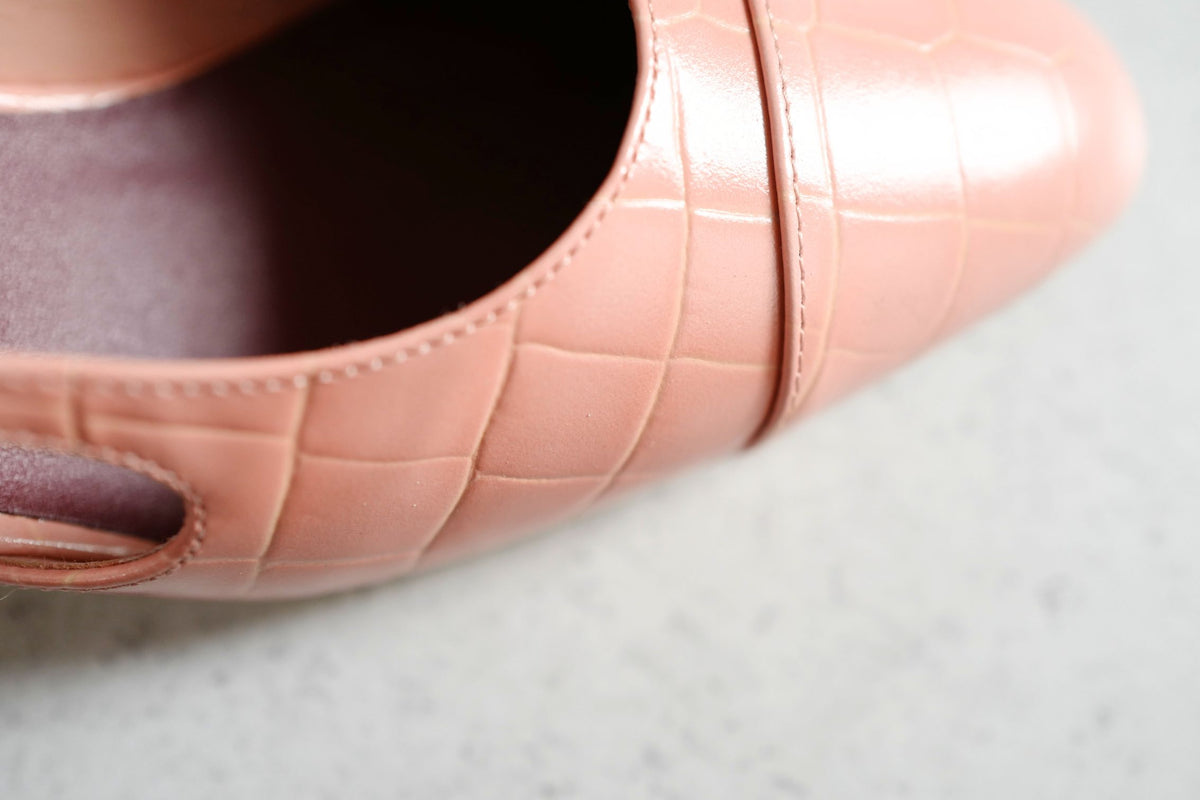 Chanel 26K Slingbacks Heels Rose Clair Croc Embossed Calfskin Size 38