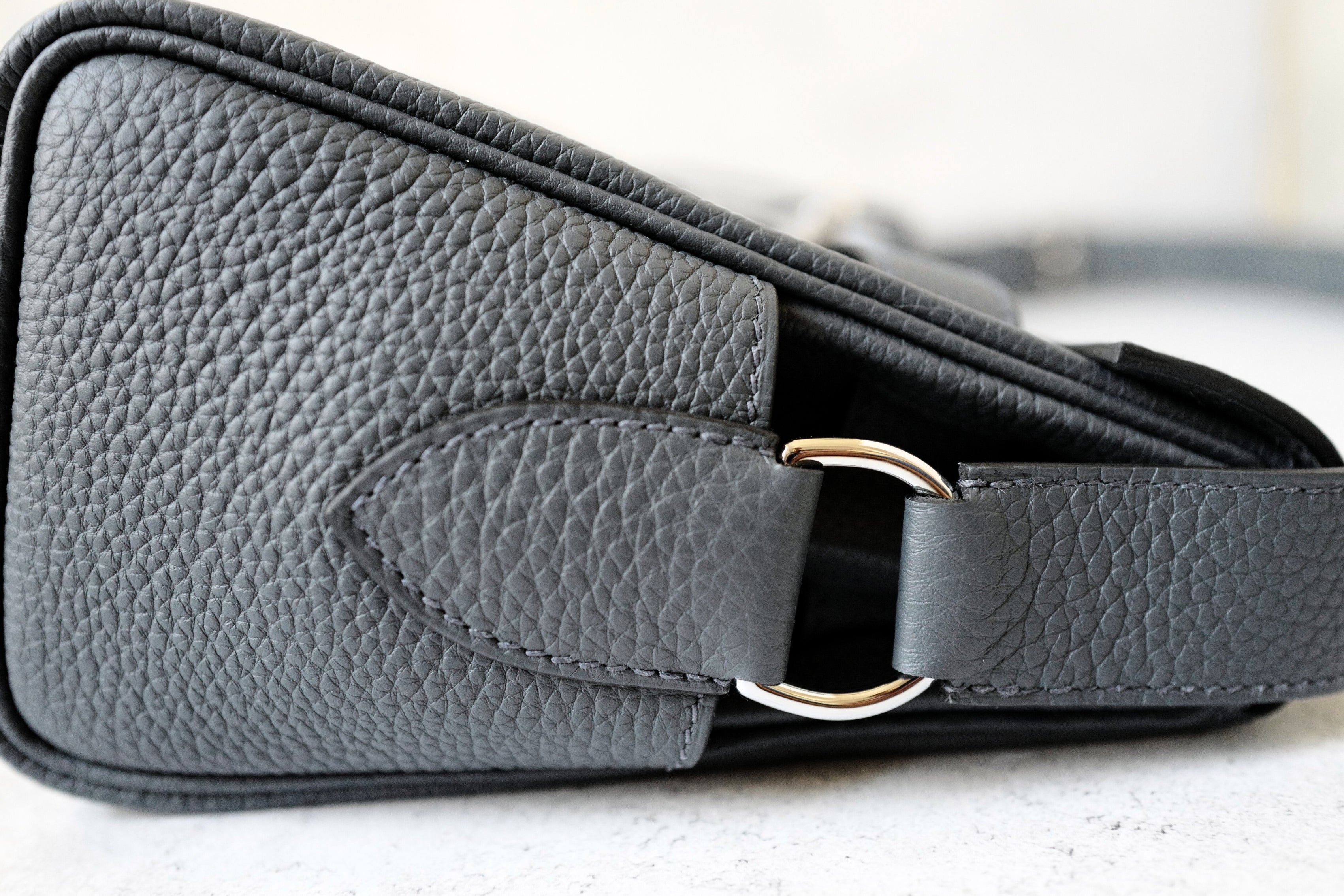 BNIB Hermès Kelly Messenger PM Veau Togo Bag Gris Misty Palladium Hardware