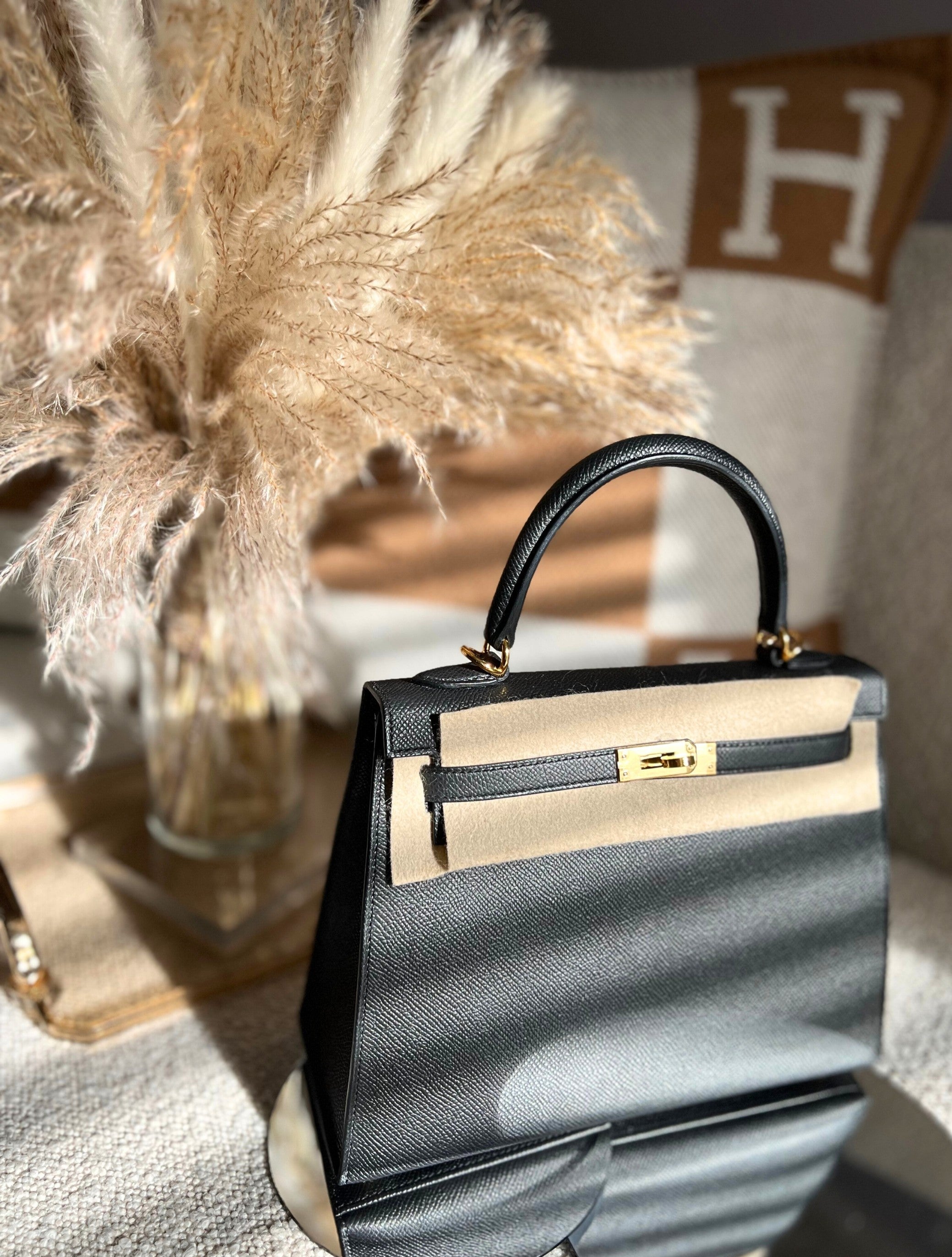 BNIB Hermes Kelly 25 Black Epsom Sellier with Gold Hardware