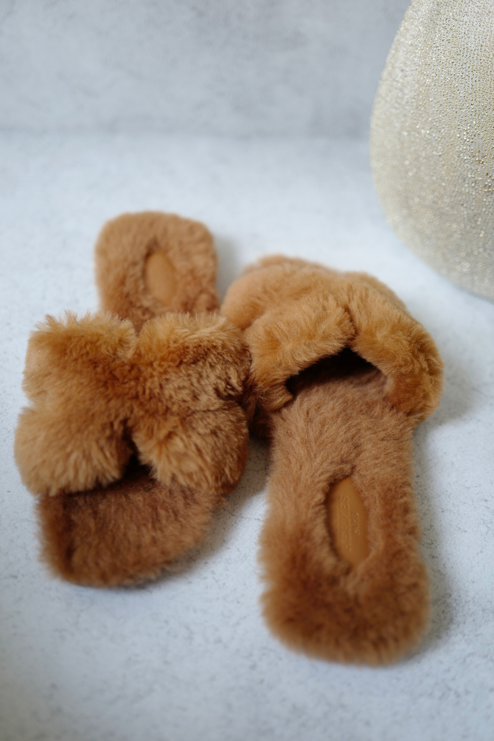 New Hermès Oran Sandal in Sheep Fur Naturel Size 38.5