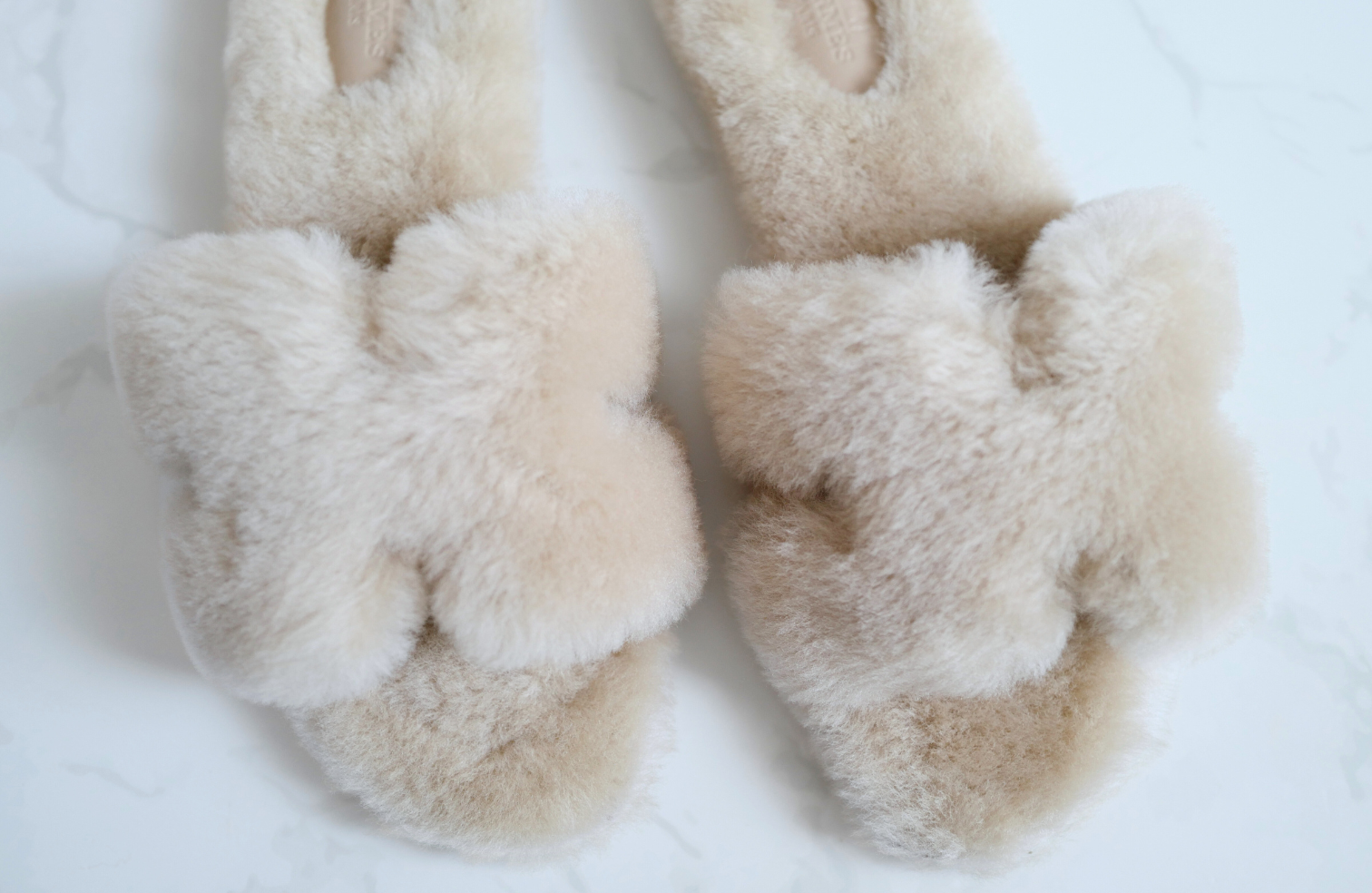 New Hermès Oran Sandal in Sheep Fur Beige Camel Size 39