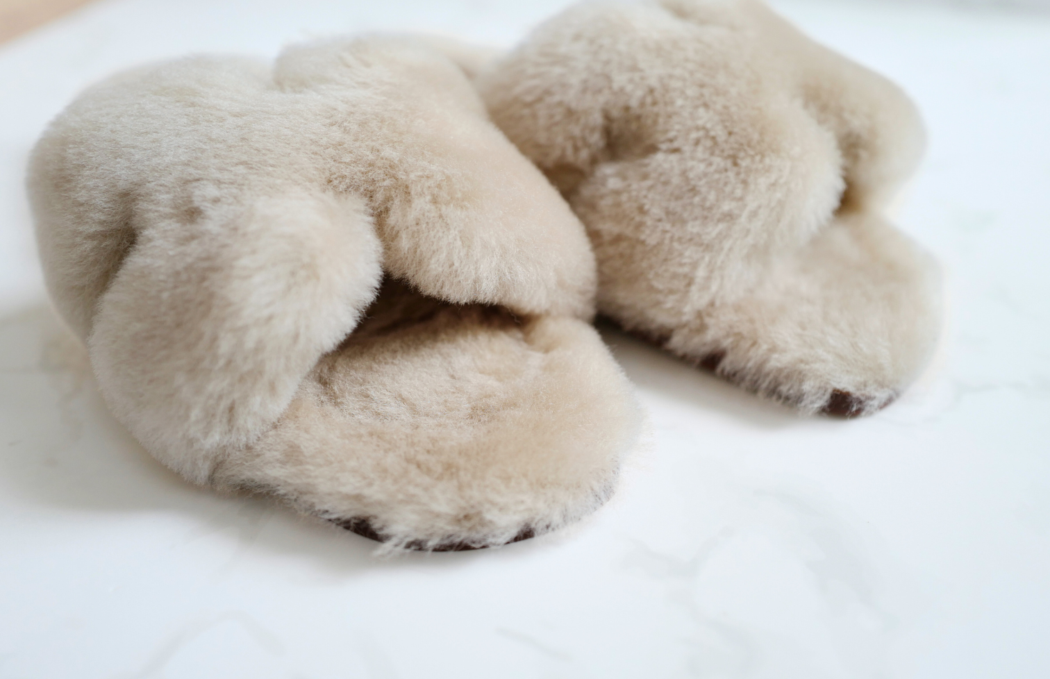 New Hermès Oran Sandal in Sheep Fur Beige Camel Size 39
