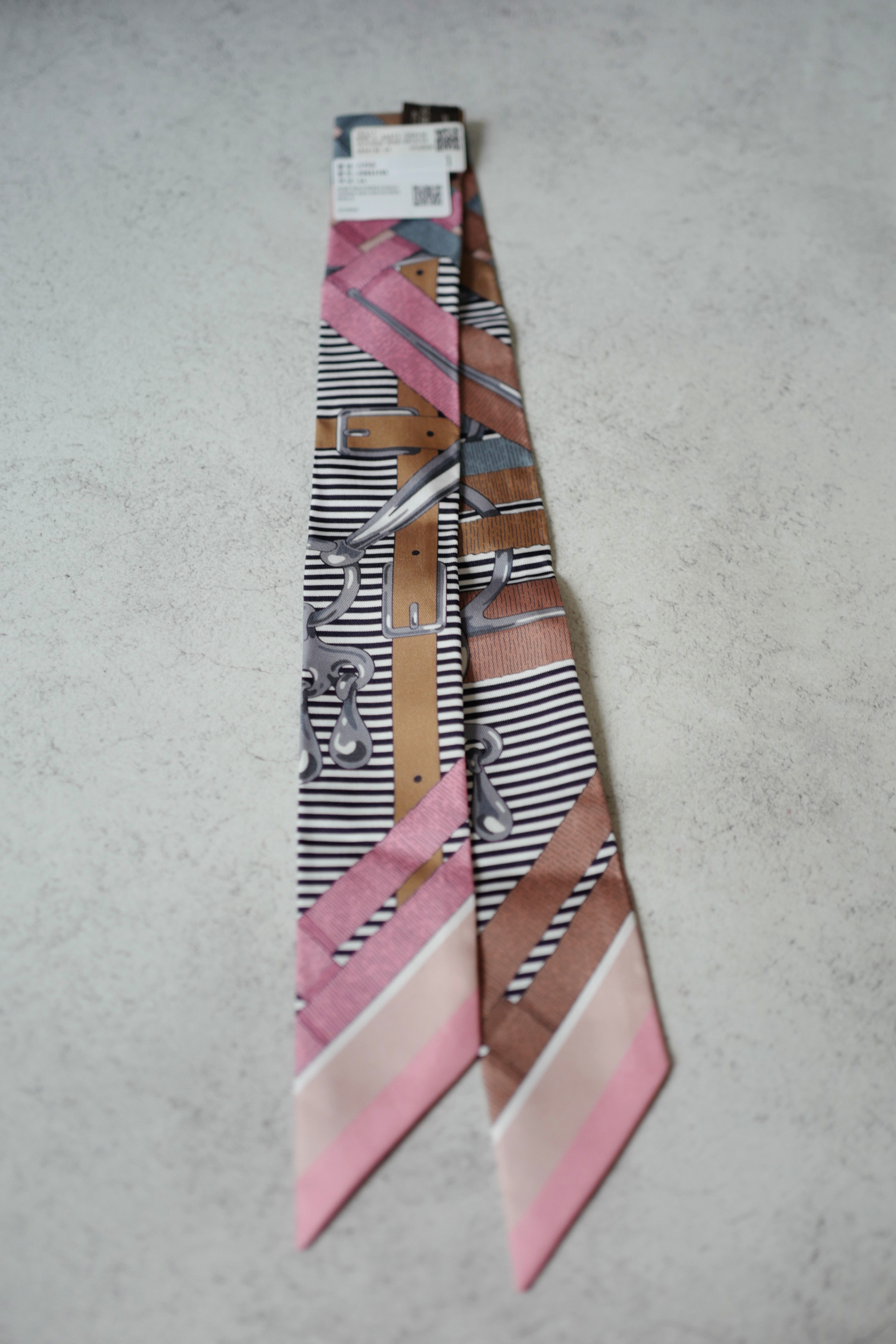 NEW Hermès Twilly Mors à Jouets Chemise Silk Scarf Vieux Rose / Grey / Camel